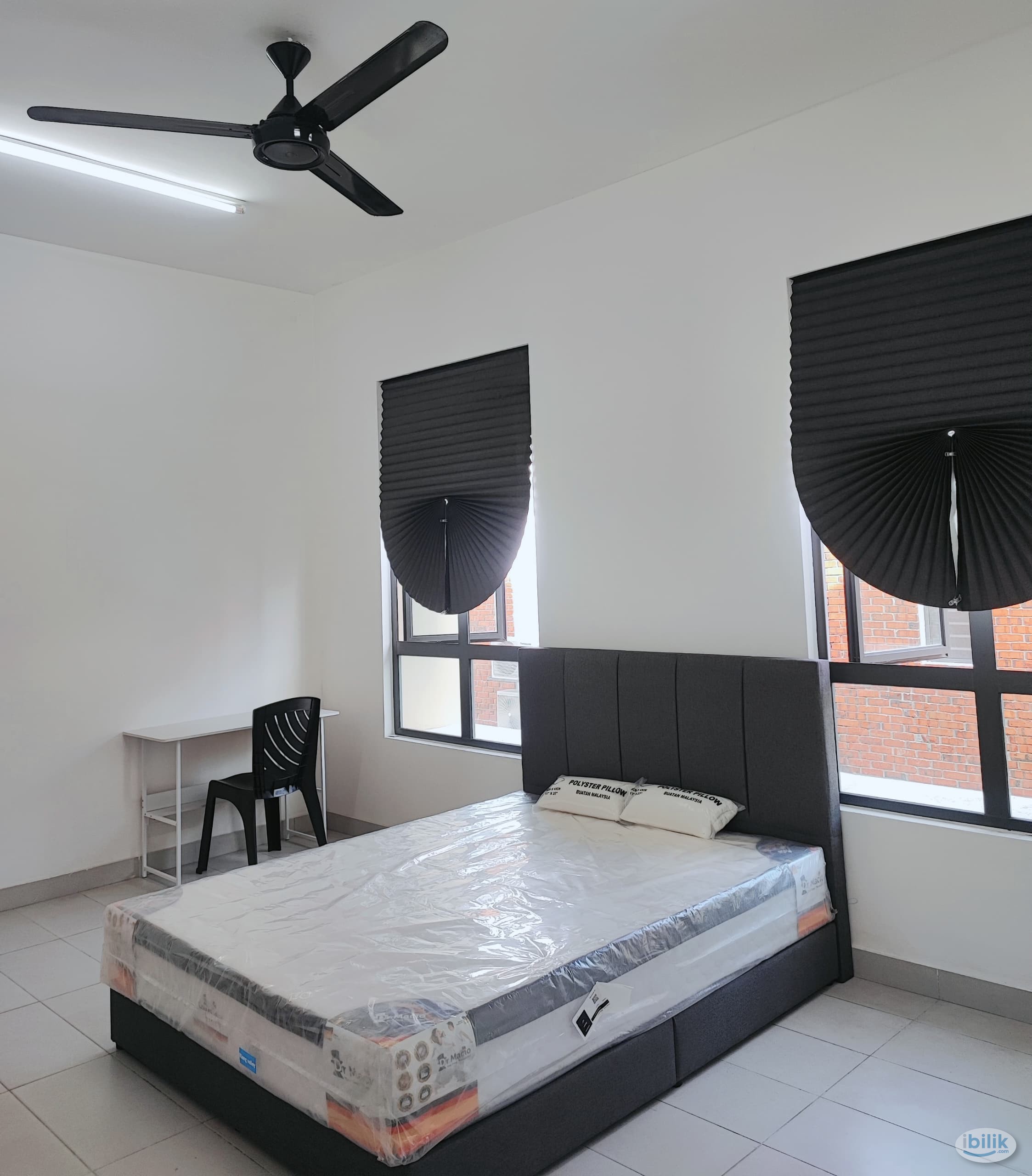 3 3TOREYS LUXURY /  HGH SECURITY/ PRIVATE BATHROOM / COMFY & ZEN Middle Room at Taman Meranti Jaya, Puchong - Image 1