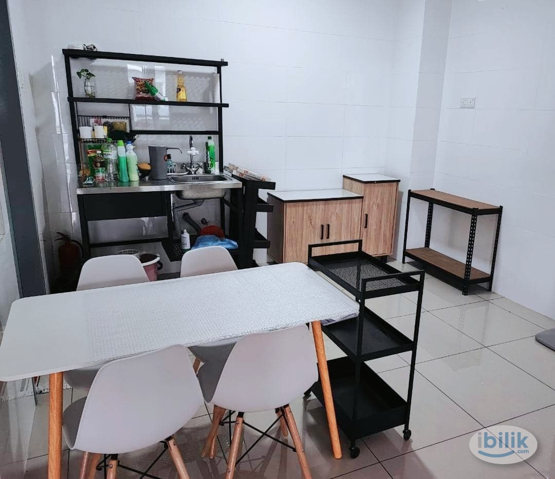 3 3TOREYS LUXURY /  HGH SECURITY/ PRIVATE BATHROOM / COMFY & ZEN Middle Room at Taman Meranti Jaya, Puchong - Image 4