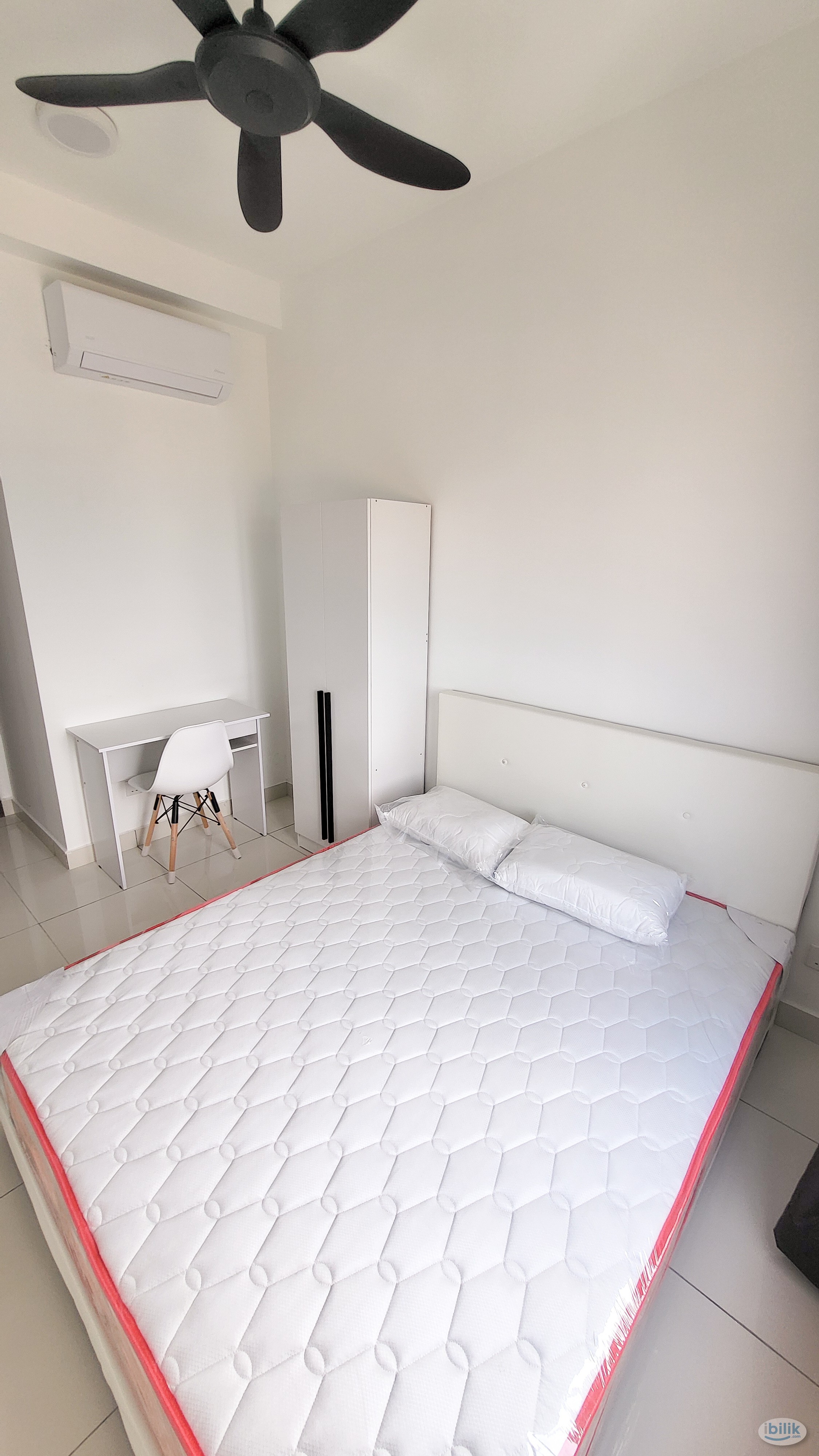 Middle Room at Paraiso Residence, Bukit Jalil, Pavilion BJ, The Park 2 Residence, Bukit Jalil Recreational Park - Image 1