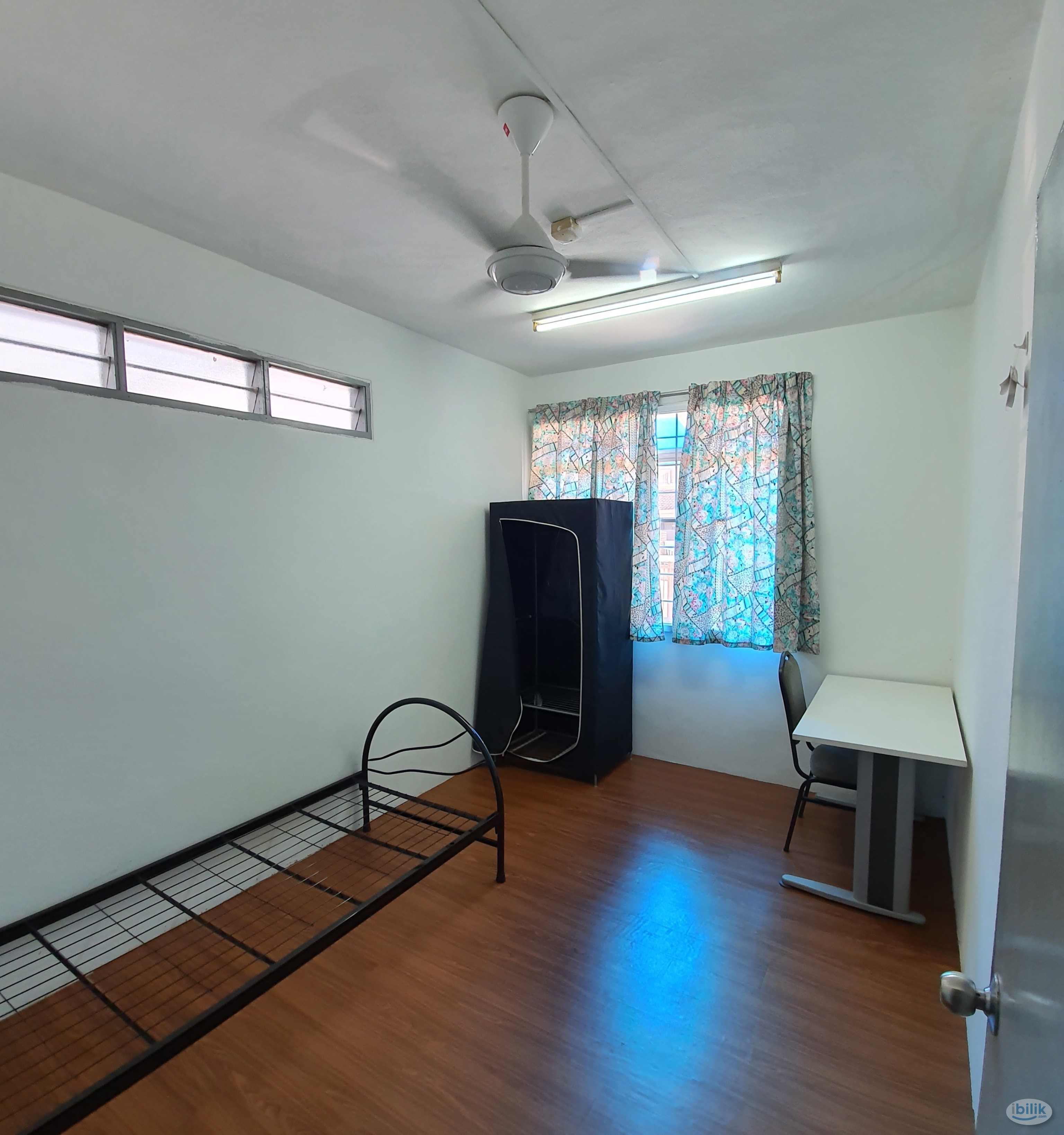 Middle Room at Kelana Jaya, Petaling Jaya - Image 1