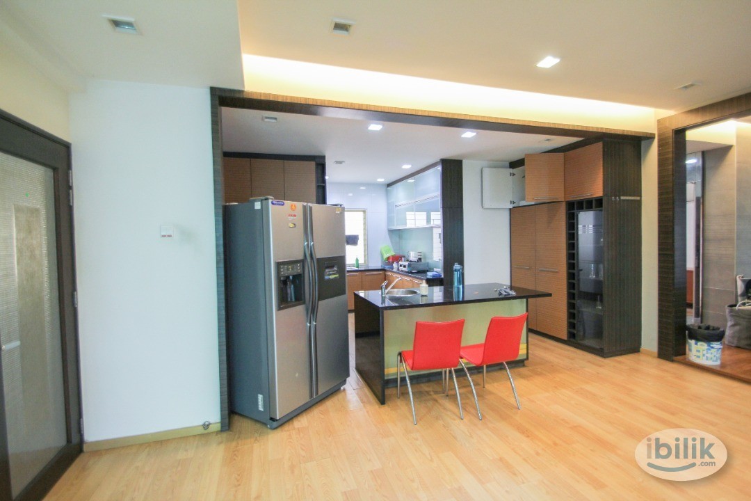 Master room at East Lake Residence, Seri Kembangan, MRT 2 Serdang Raya Utara SelatanSouth City Plaza, Serdang KTM, The M - Image 2