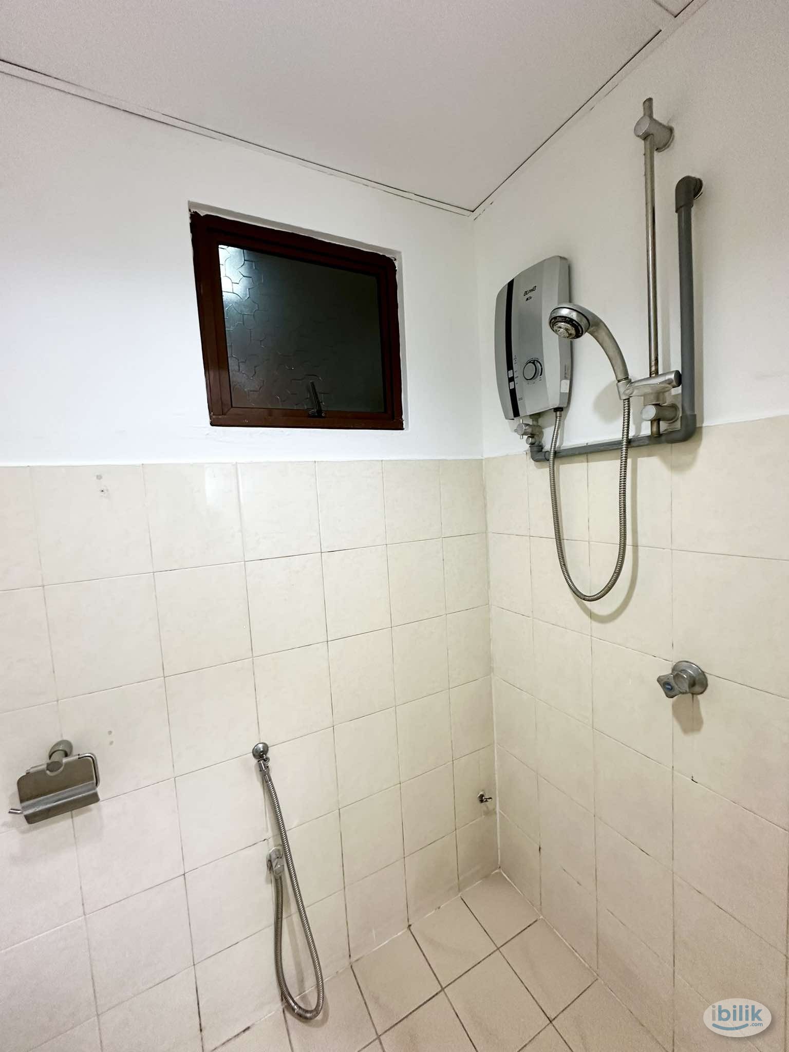 Balcony Room at Palm Spring, Kota Damansara - Image 4