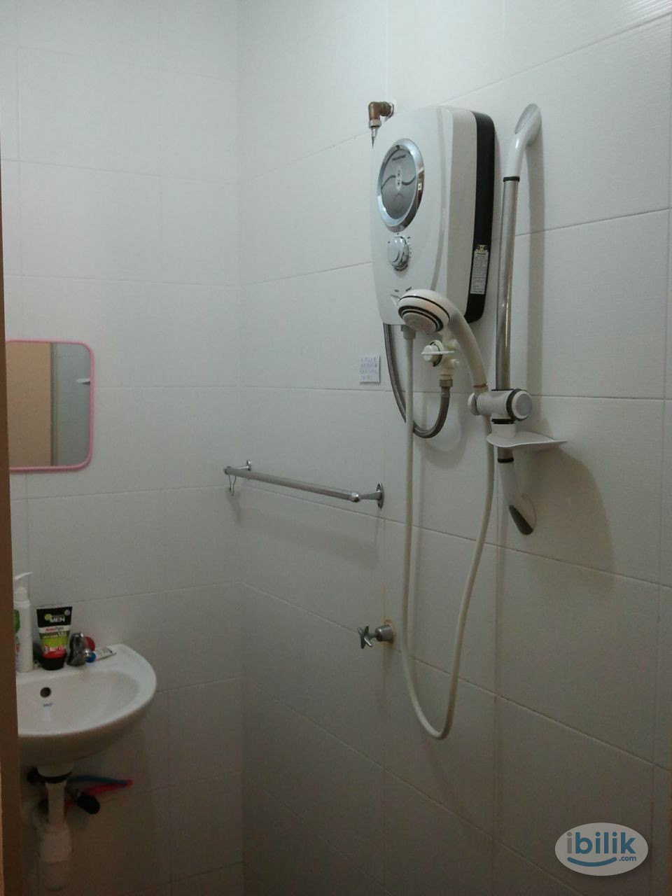 Single Room at Georgetown, Penang - Image 3