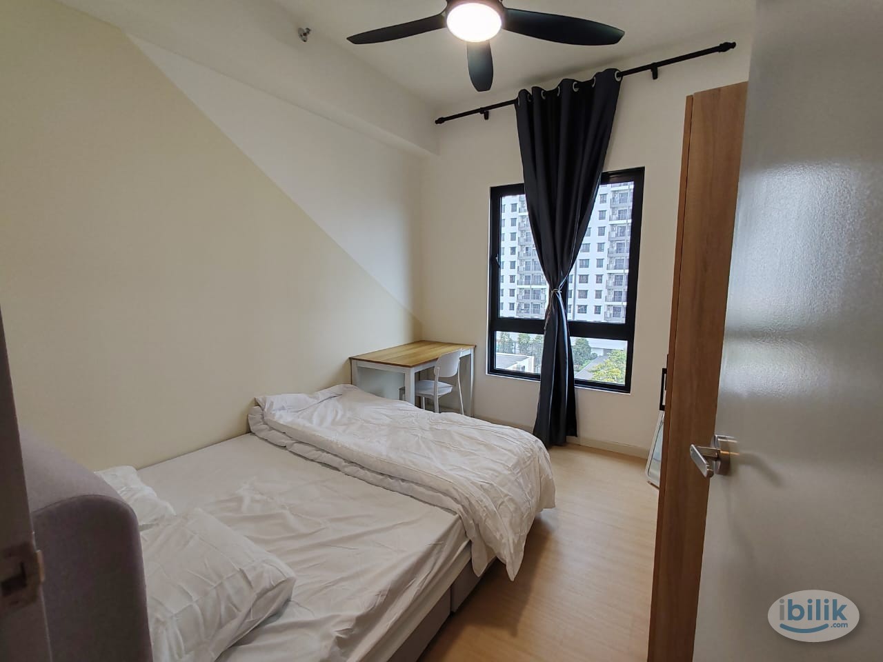 Middle Room at M LUNA / M-LUNA Residence, Kepong, Kiara Bay Kepong, MRT Sri Delima, MRR2, Metropolitan Park Kepong, Aeon - Image 1