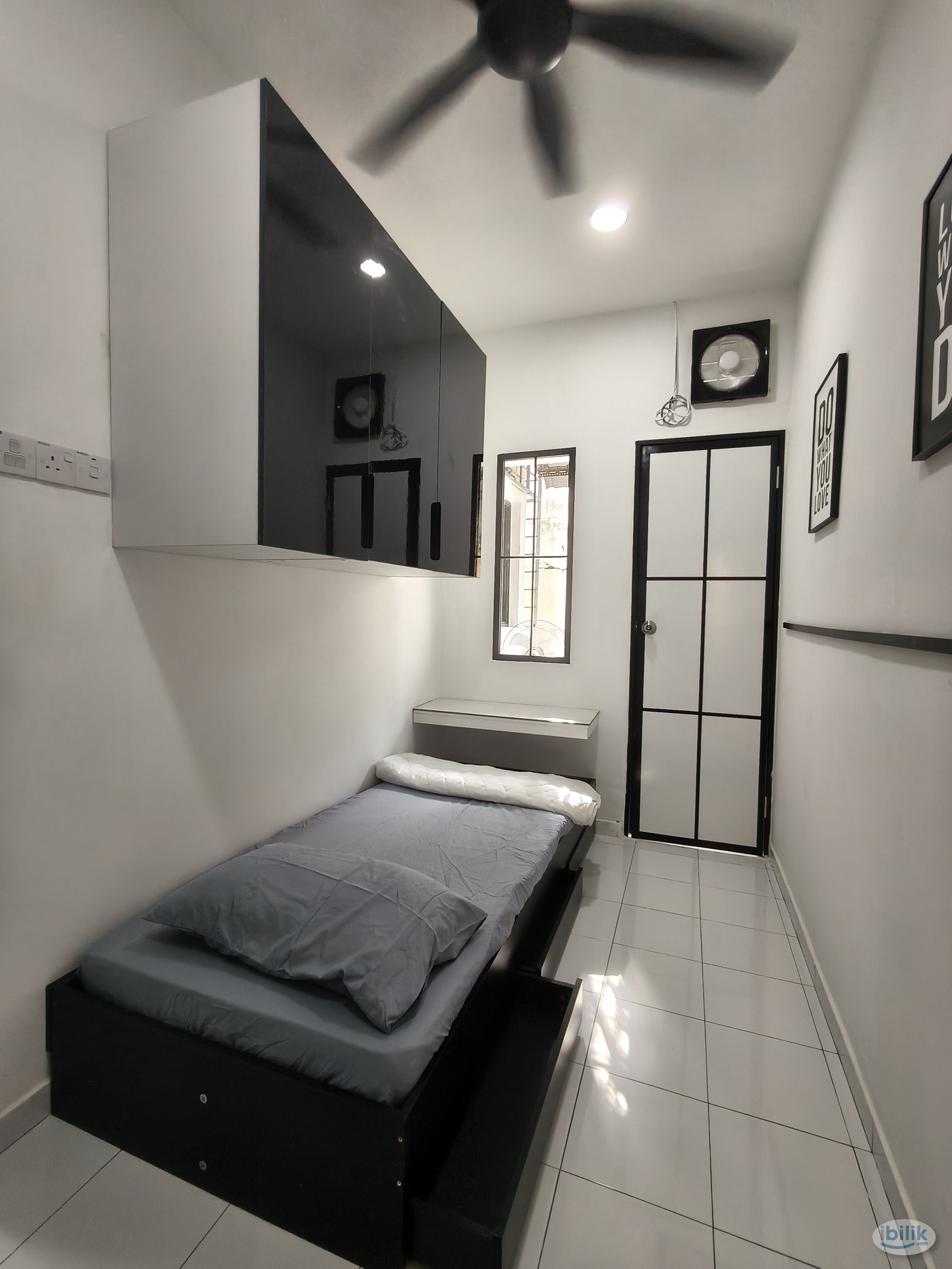 Modern Single Room at Damansara Damai, 1 Min to MRT/ Econsave - Image 1