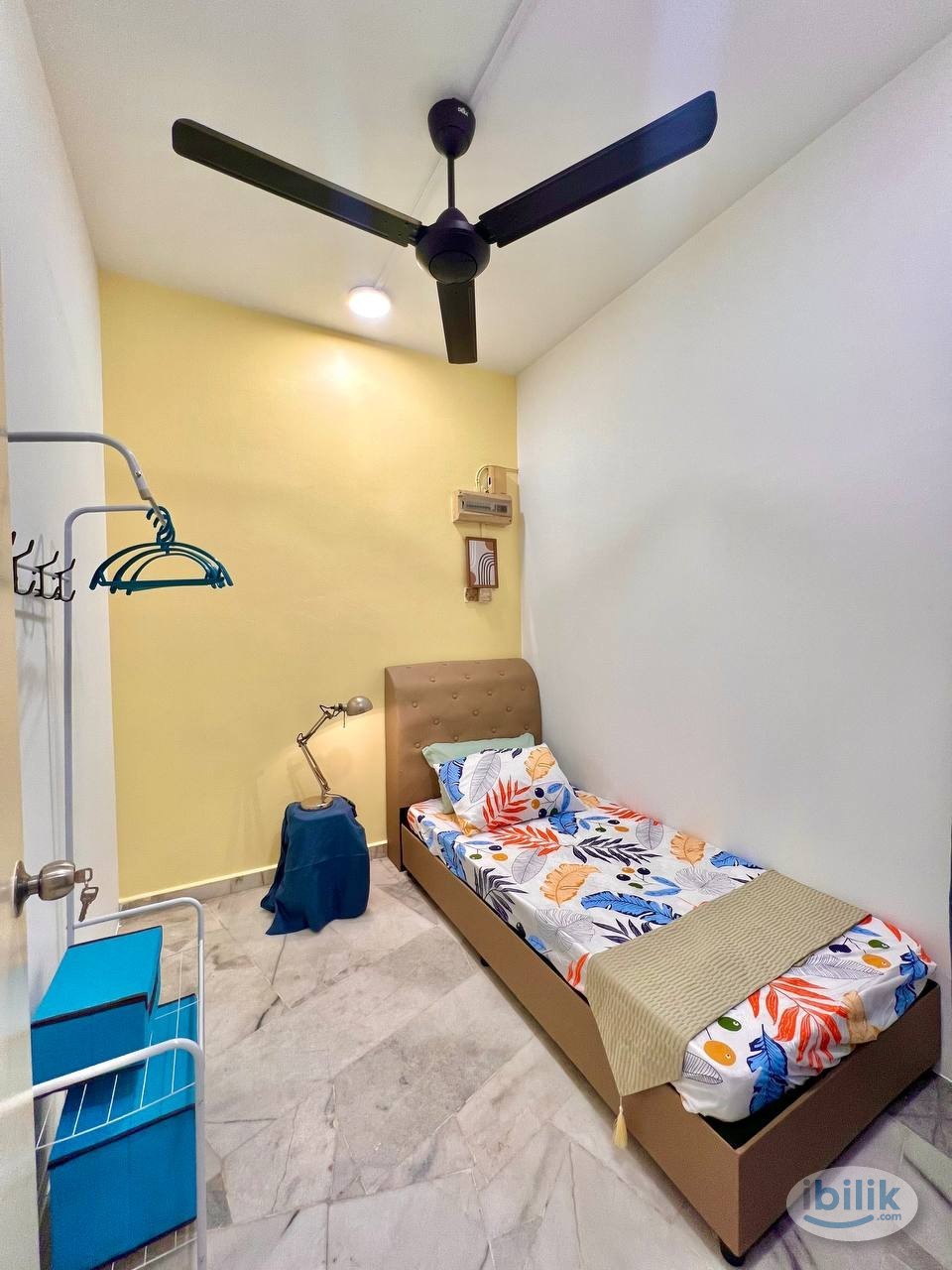 terrace house Single Room near Taman Suntex, Batu 9 Cheras - Image 1