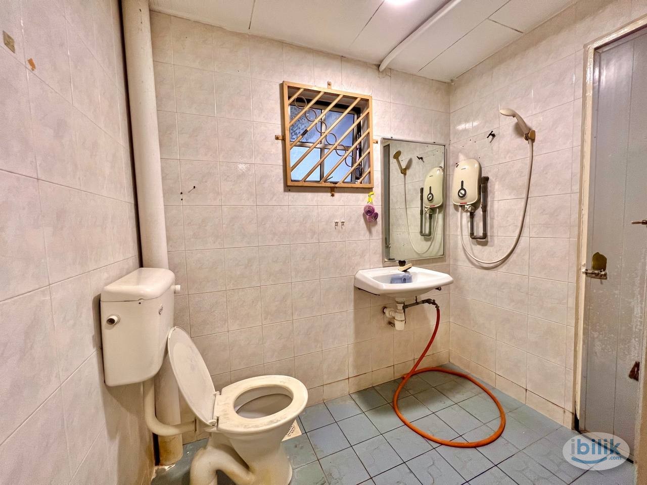 terrace house Single Room near Taman Suntex, Batu 9 Cheras - Image 3