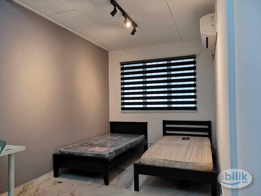 Middle Room at Bandar Sunway - Image 1