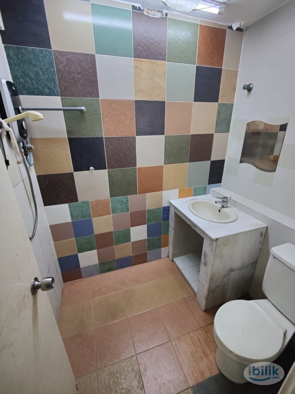 Middle Room at Bandar Sunway - Image 3
