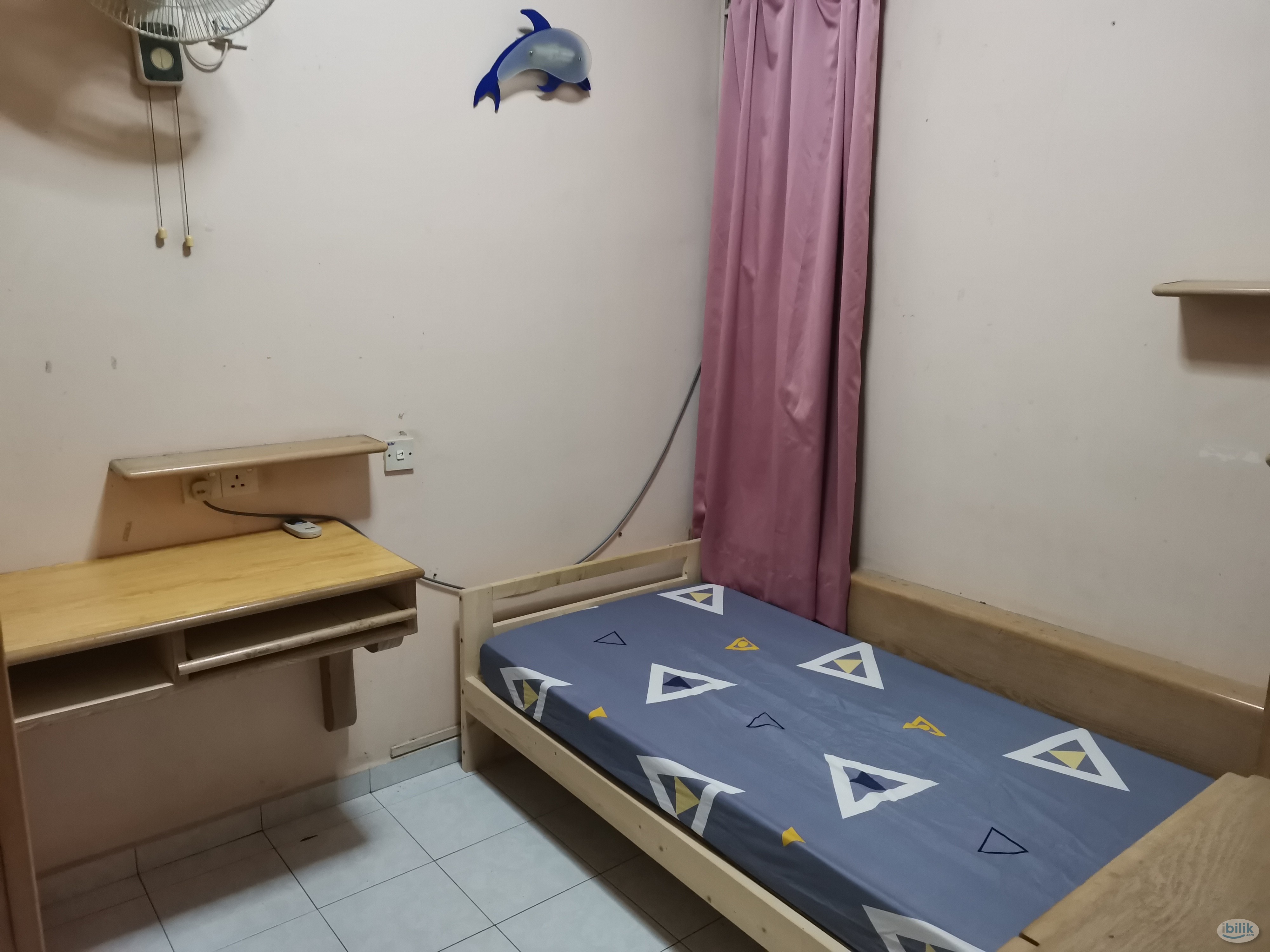 Npark Furnished Middle room Share bathroom included utilities - Image 1