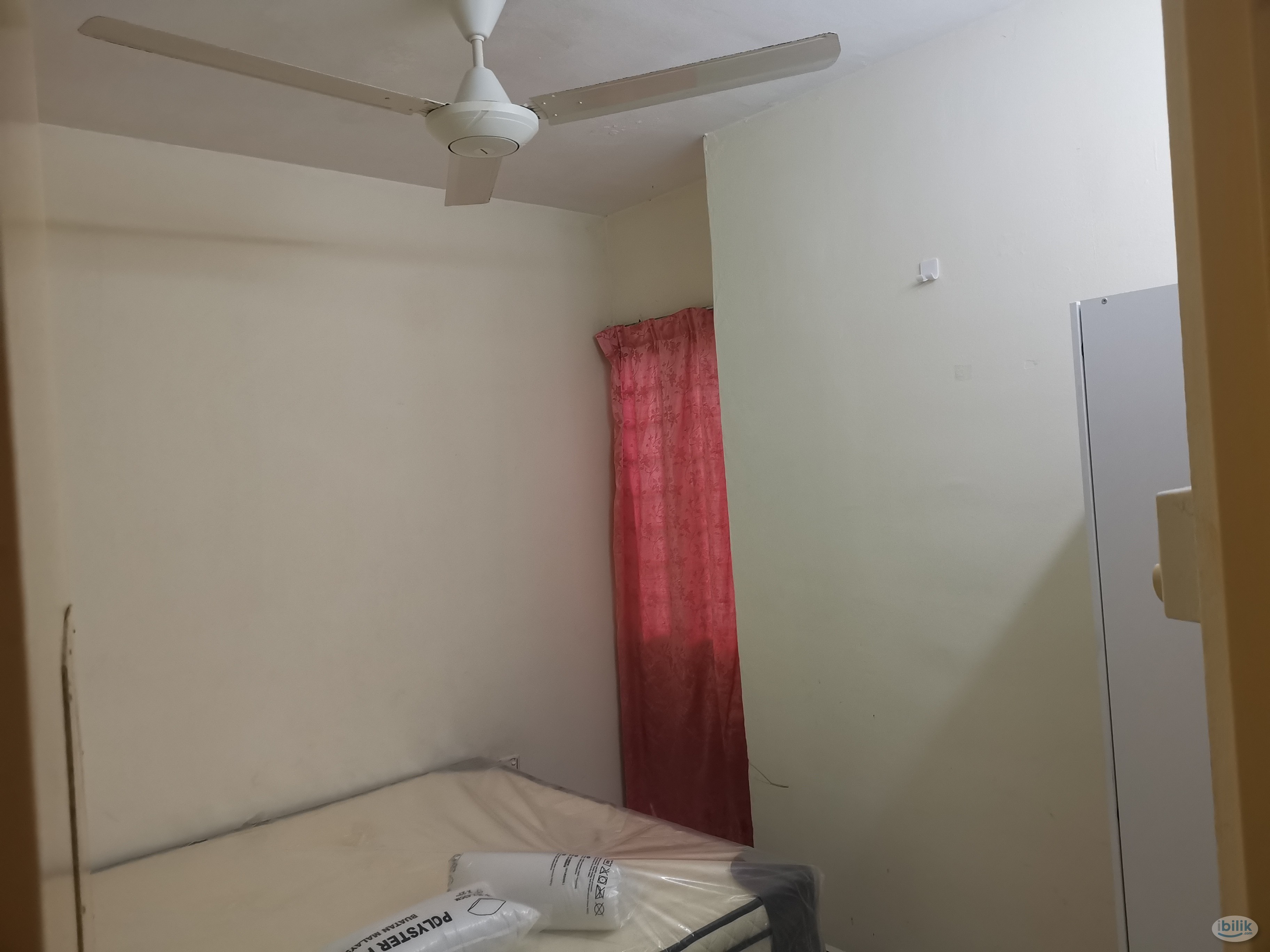 Middle room # rm 450 - Image 2