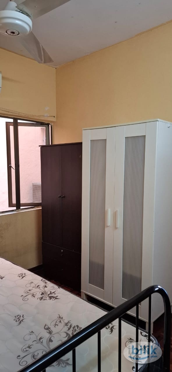 MIDDLE ROOM for MALE/FEMALE Professional Working Adult, MENARA BAKTI, SEC 14 PJ - Image 1