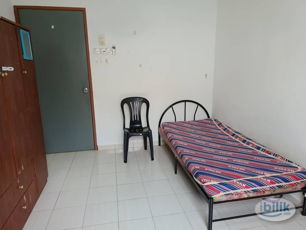 Middle Room at Alor Setar, Kedah - Image 1