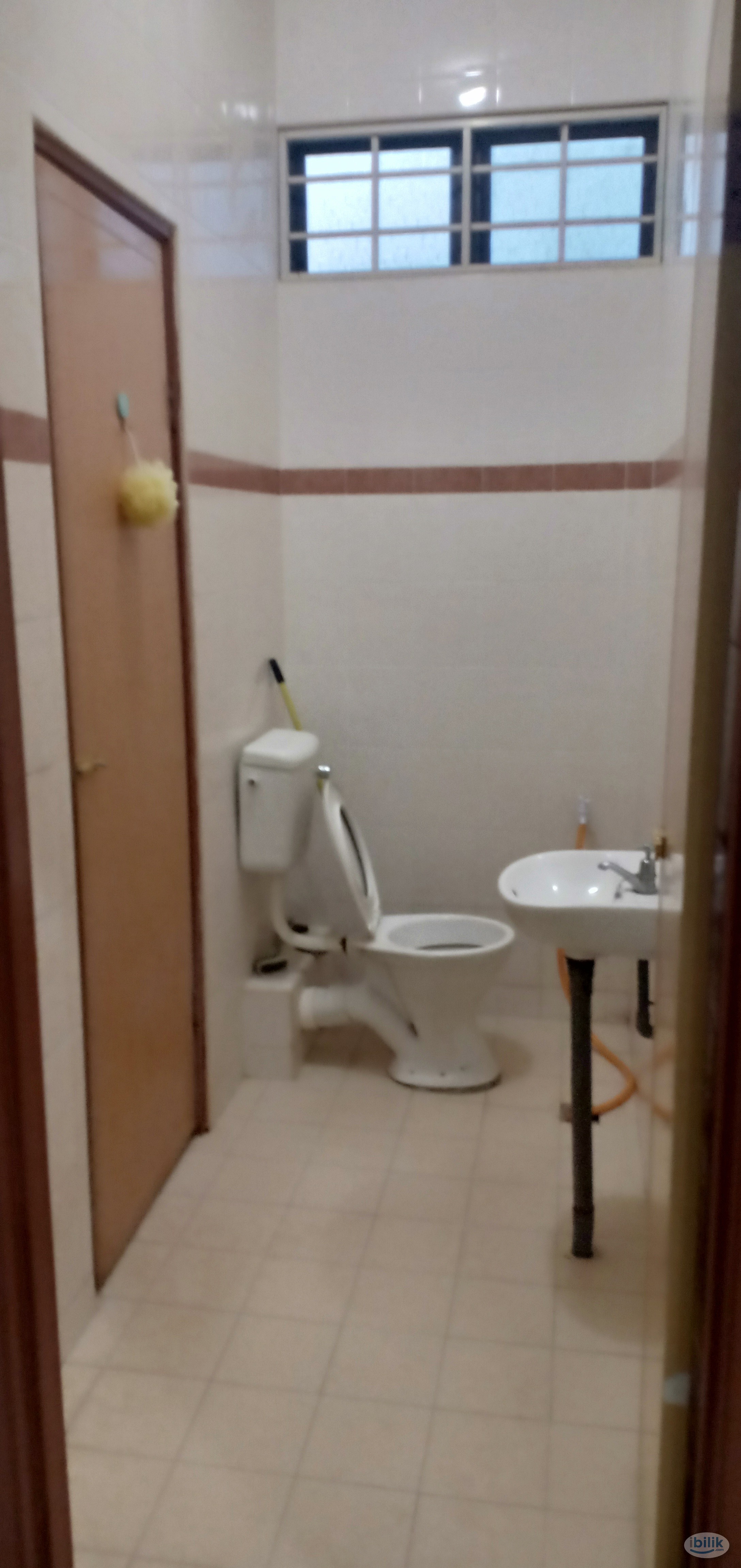 Middle Room at Alor Setar, Kedah - Image 3