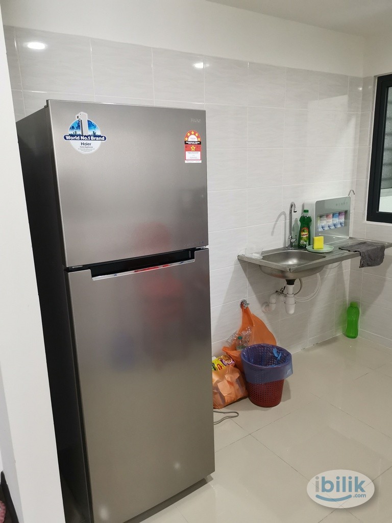 Master Room at Silk Sky Service Apartment, Seri Kembangan - Image 5