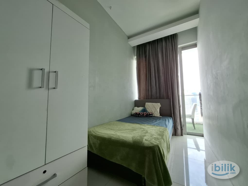 🌇 Stylish Stay at Regalia – Minutes to KLCC & LRT 🚉 - Image 1