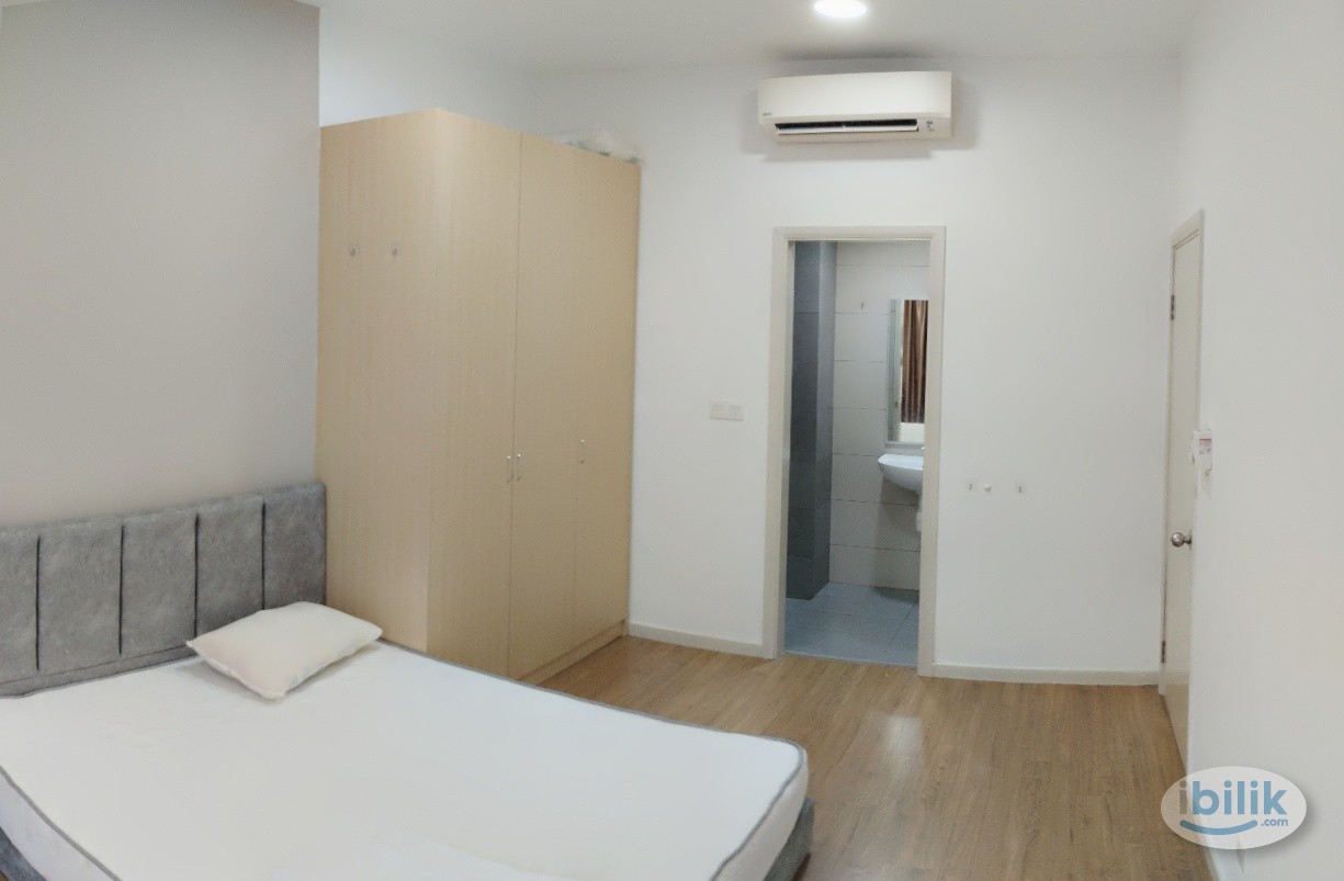 Master Room at Casa Green, Bukit Jalil - Image 1