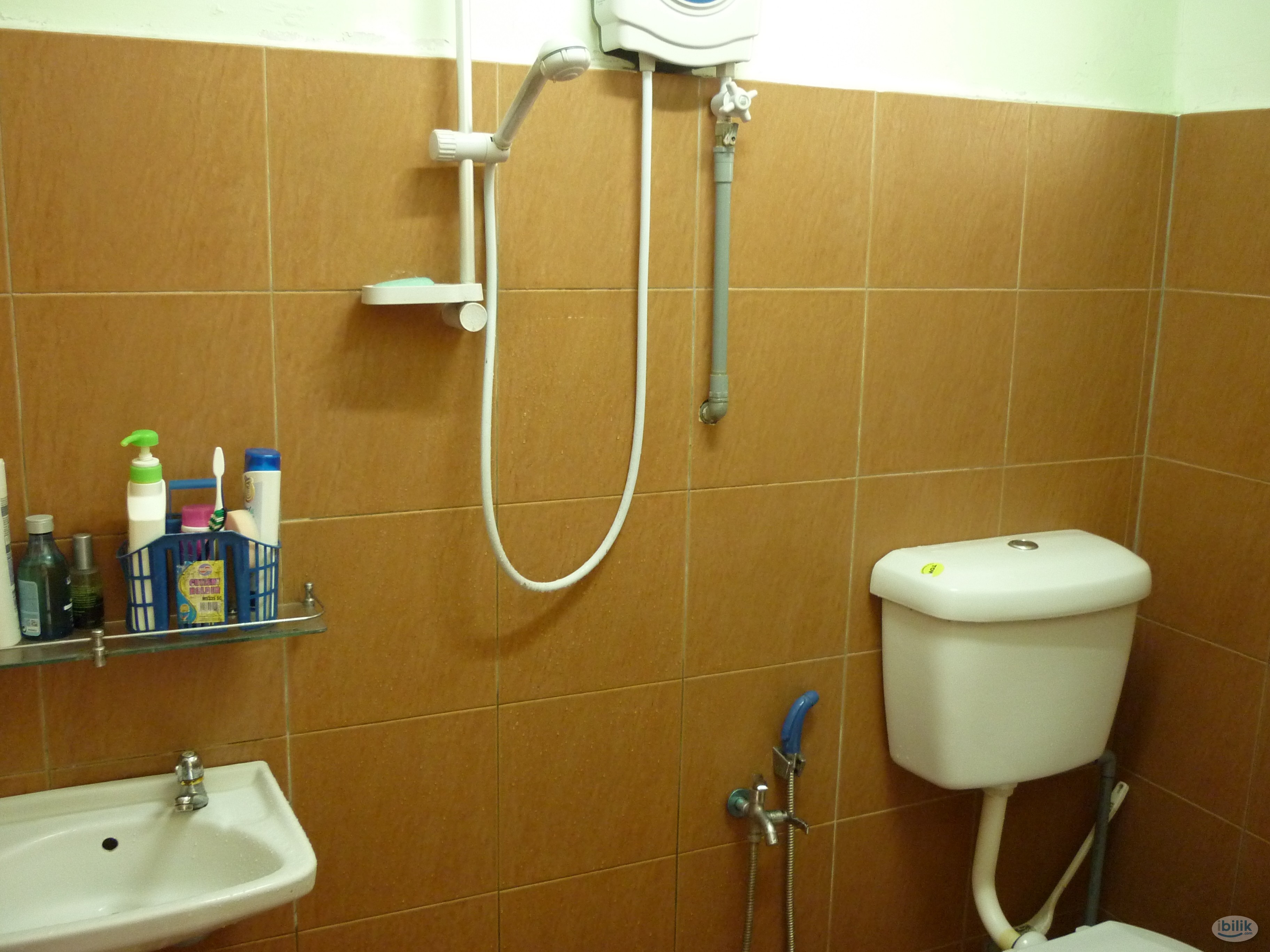 Single Room SS15 Subang Jaya walk to LRT and shops - Image 5