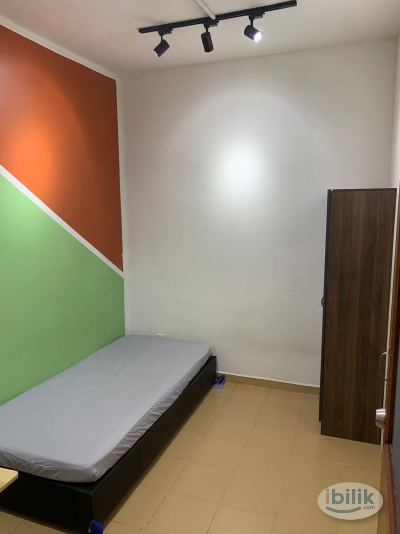 ❣️ Female Unit ❣️ Middle Room at SS17 Subang Jaya with High Speed WIFI ⚡ - Image 1