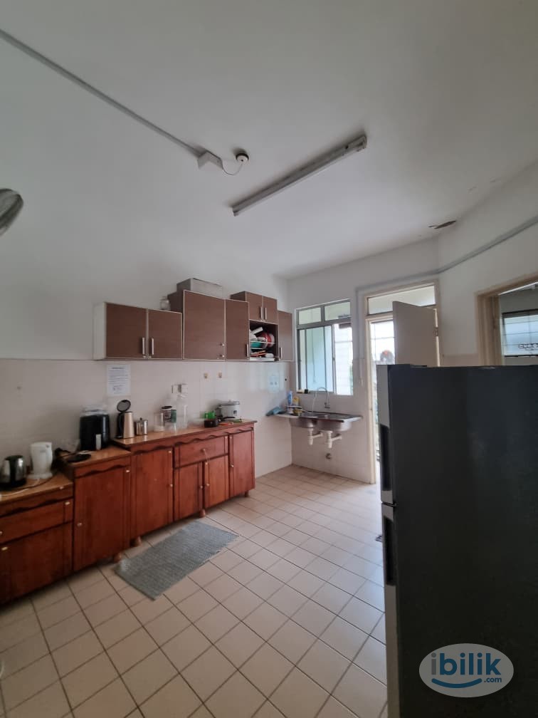 ❣️ Female Unit ❣️ Middle Room at SS17 Subang Jaya with High Speed WIFI ⚡ - Image 3