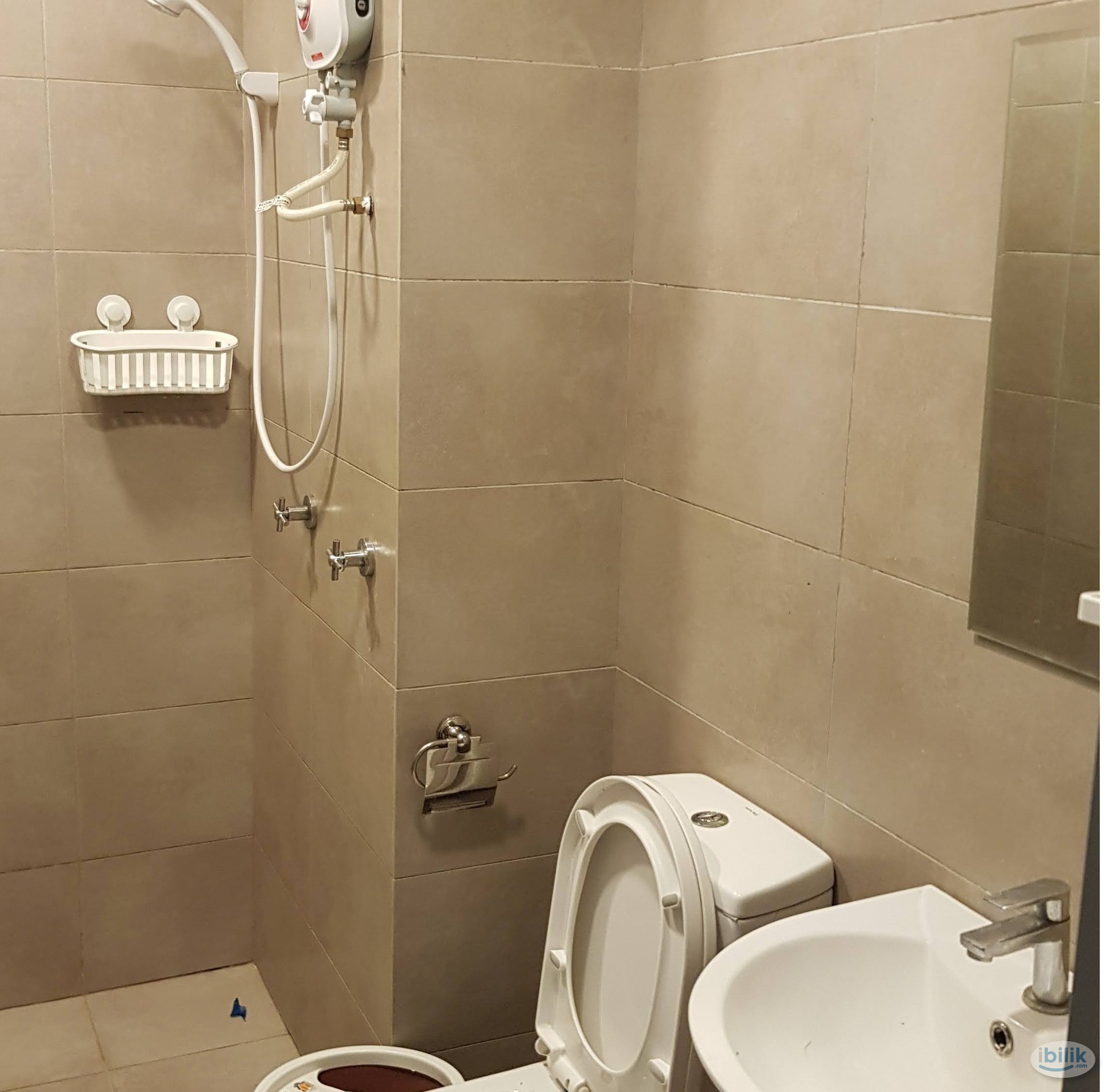 Medium room for rent at KL Traders Square KLTS RM500 include Utilities - Image 2