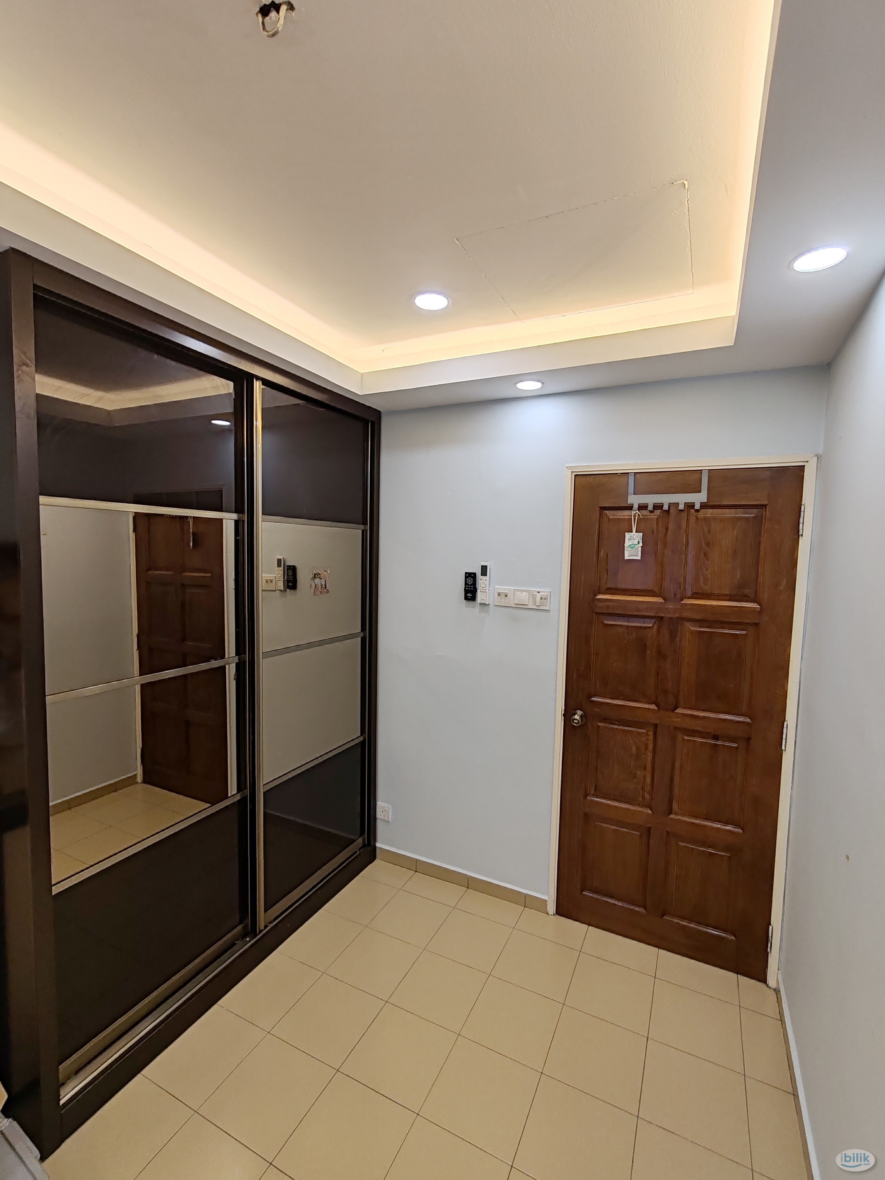 Middle Room at Taman Bukit Indah, Ampang Nearby Giant, TMN TAR, Ampang Point - Image 2