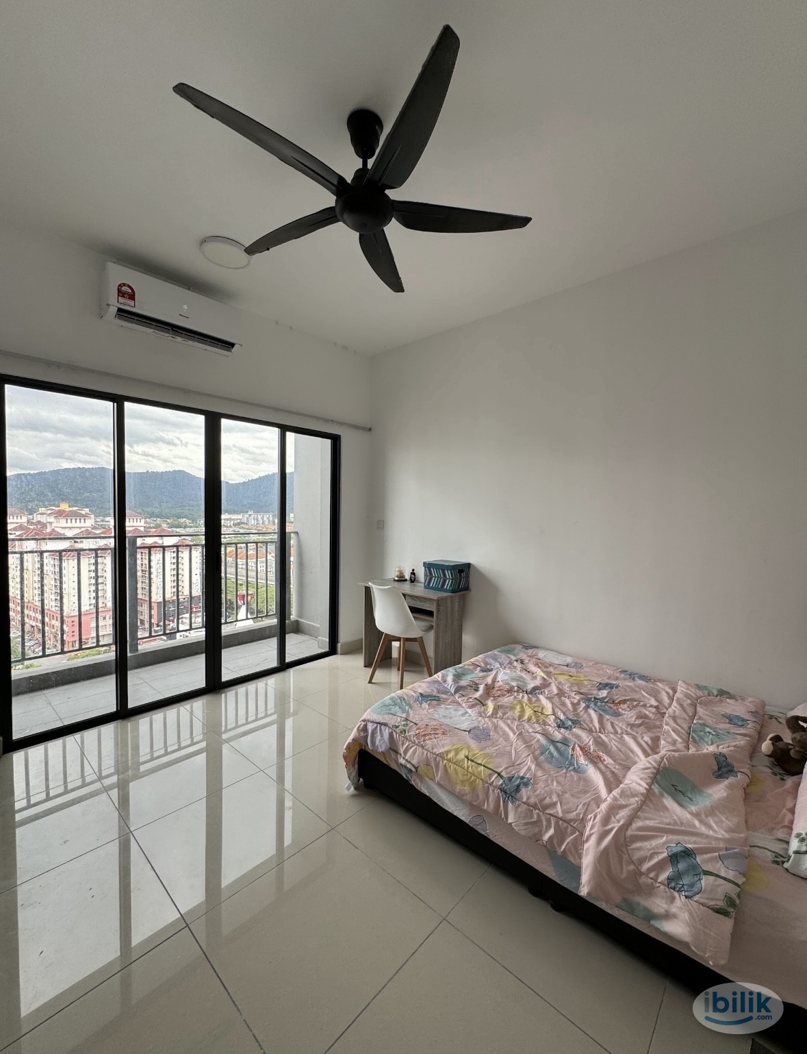 Middle Room at The Herz, Kepong - Image 4
