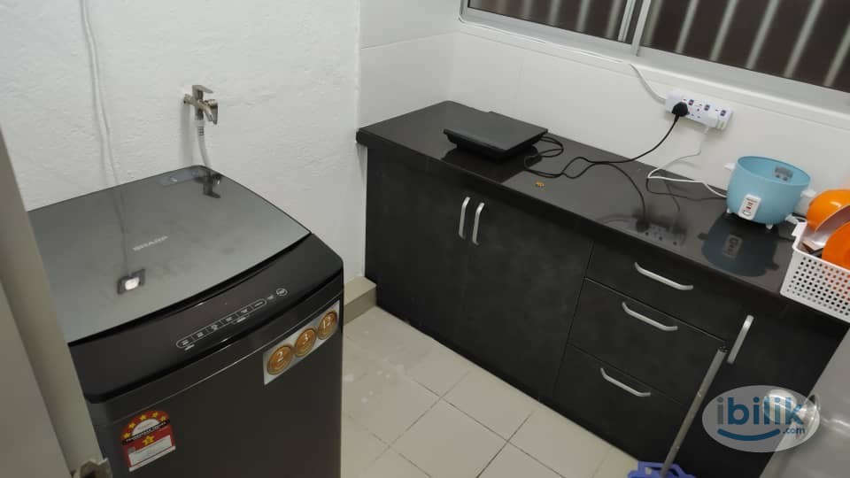 female unit Single Room at Setiawalk, Pusat Bandar Puchong - Image 4