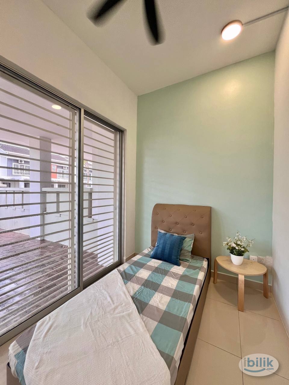 Female Single Room at Sendayan, Seremban,fully furniture - Image 1