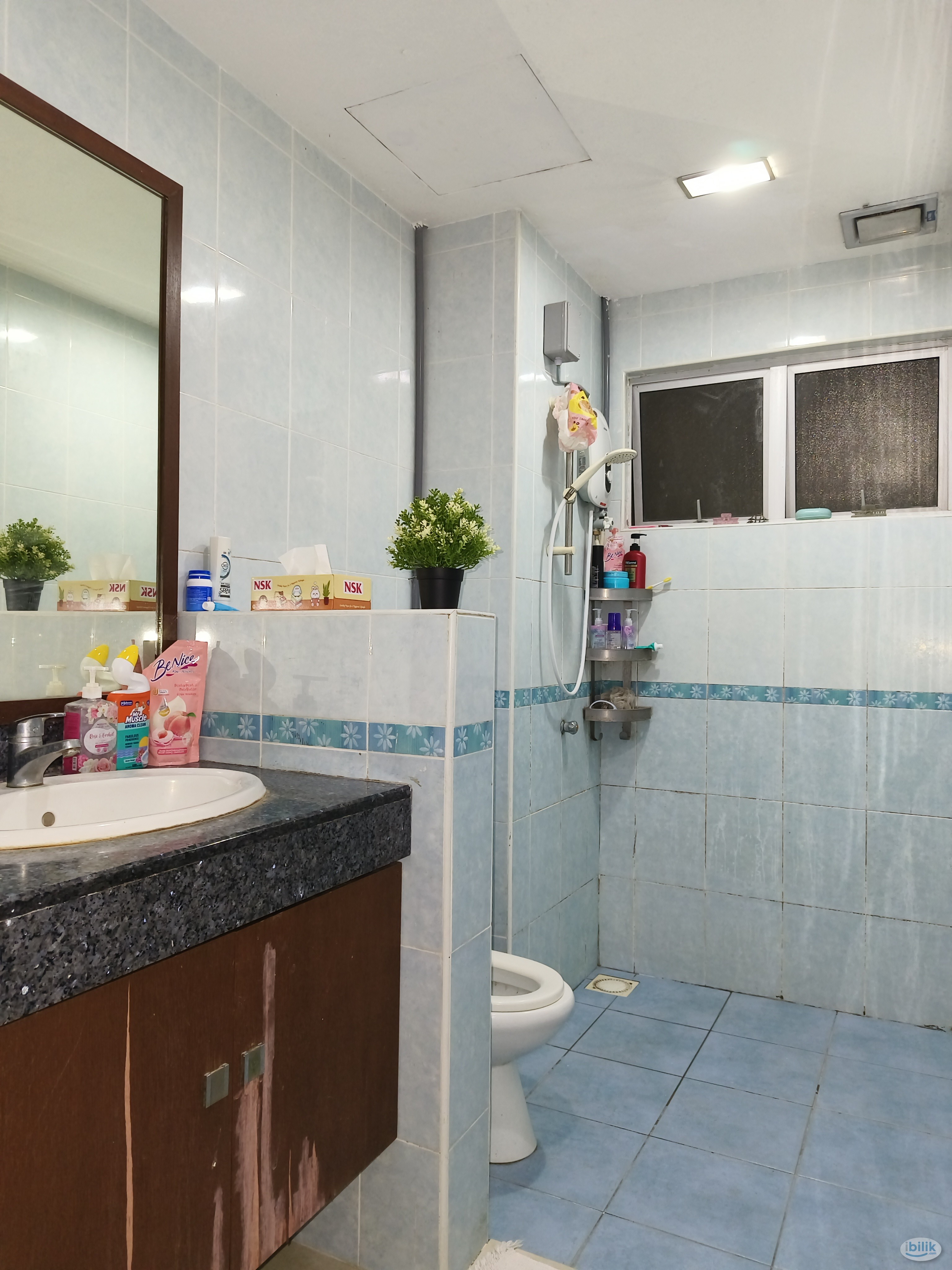 Middle Room at Endah Puri, Sri Petaling - Image 5