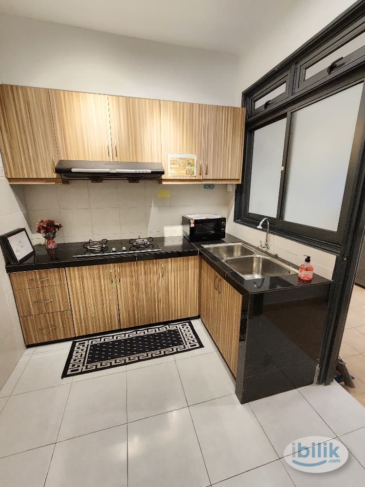 Middle Room at Main Place Residence, UEP Subang Jaya - Image 3