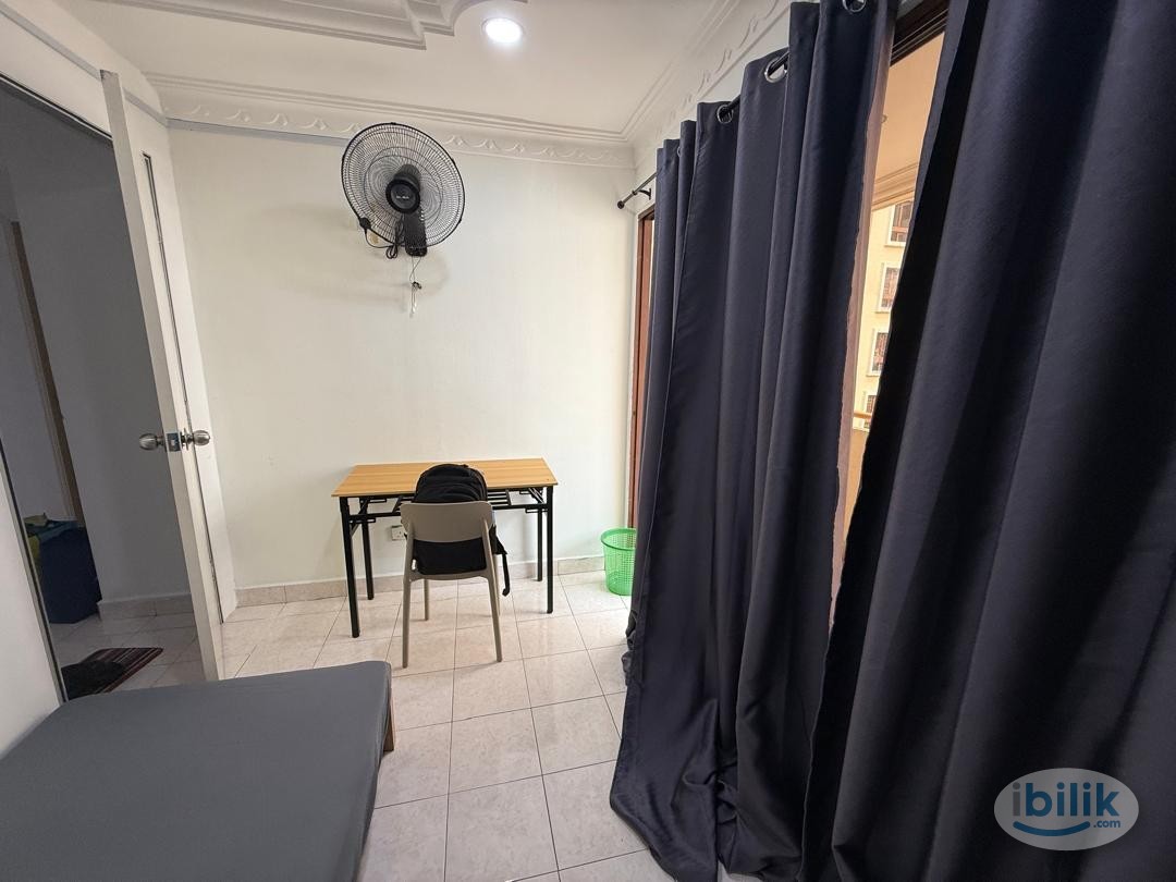 Middle Room at Kota Damansara, Petaling Jaya - Image 2