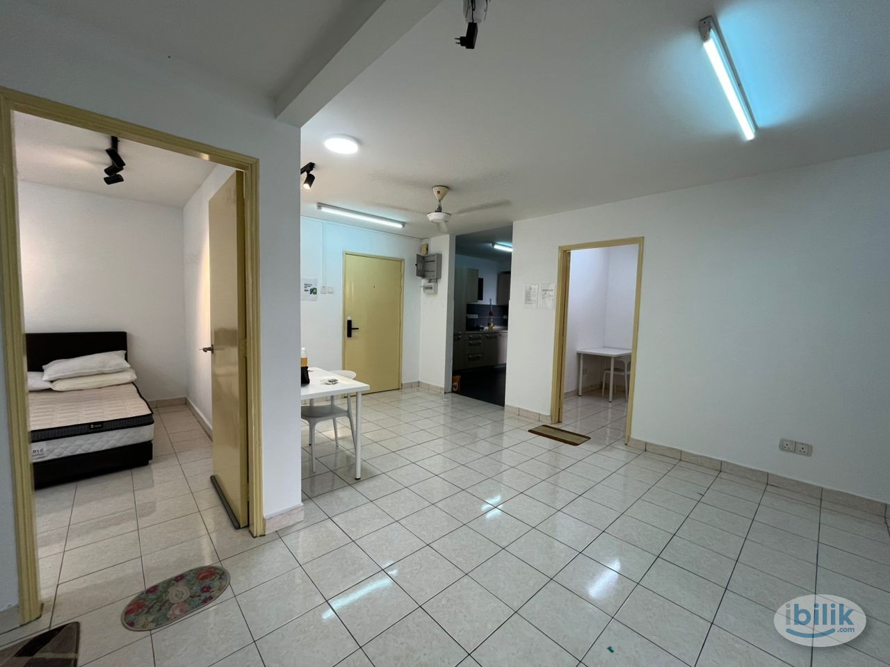 Middle Room at Palm Spring, Kota Damansara - Image 2