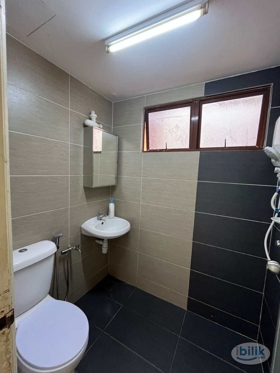 Middle Room at Palm Spring, Kota Damansara - Image 3