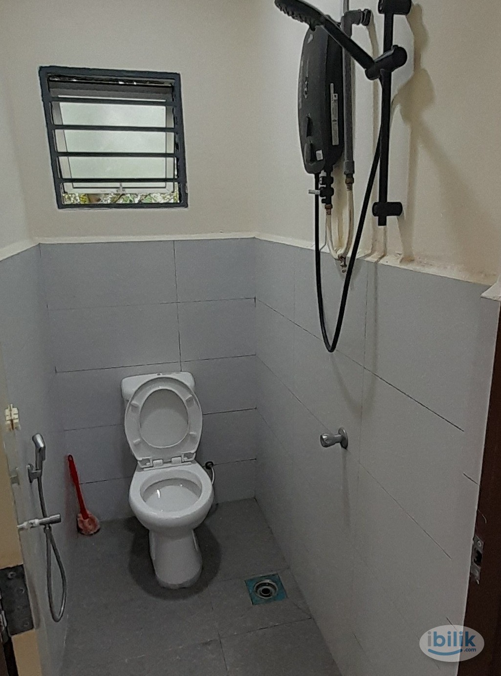 A private bed room basic furnish at Jalan Tempua 2 @IOI Mall Puchong Jaya. - Image 4
