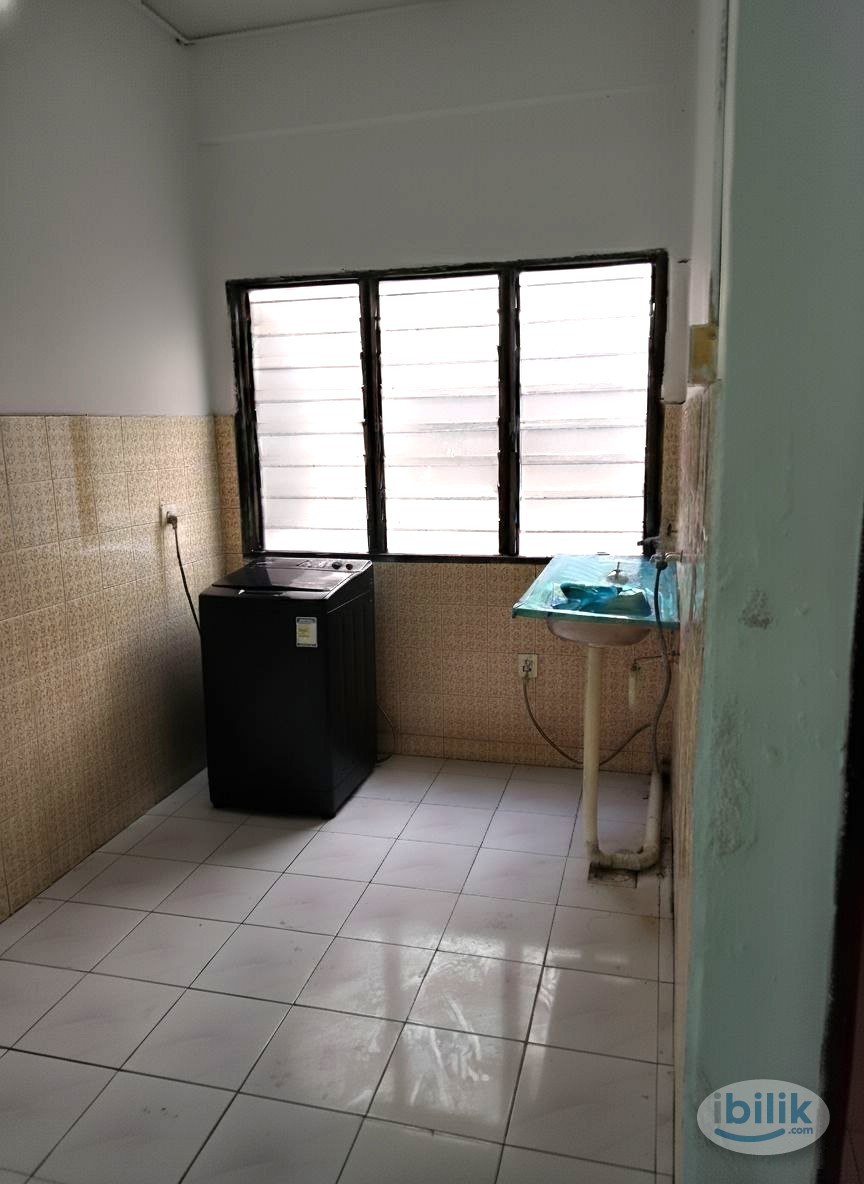 Bilik sewa lelaki di Hentian Kajang. Murah. Naik bas cuma RM1 ke UKM, KPTM, MRT - Image 4