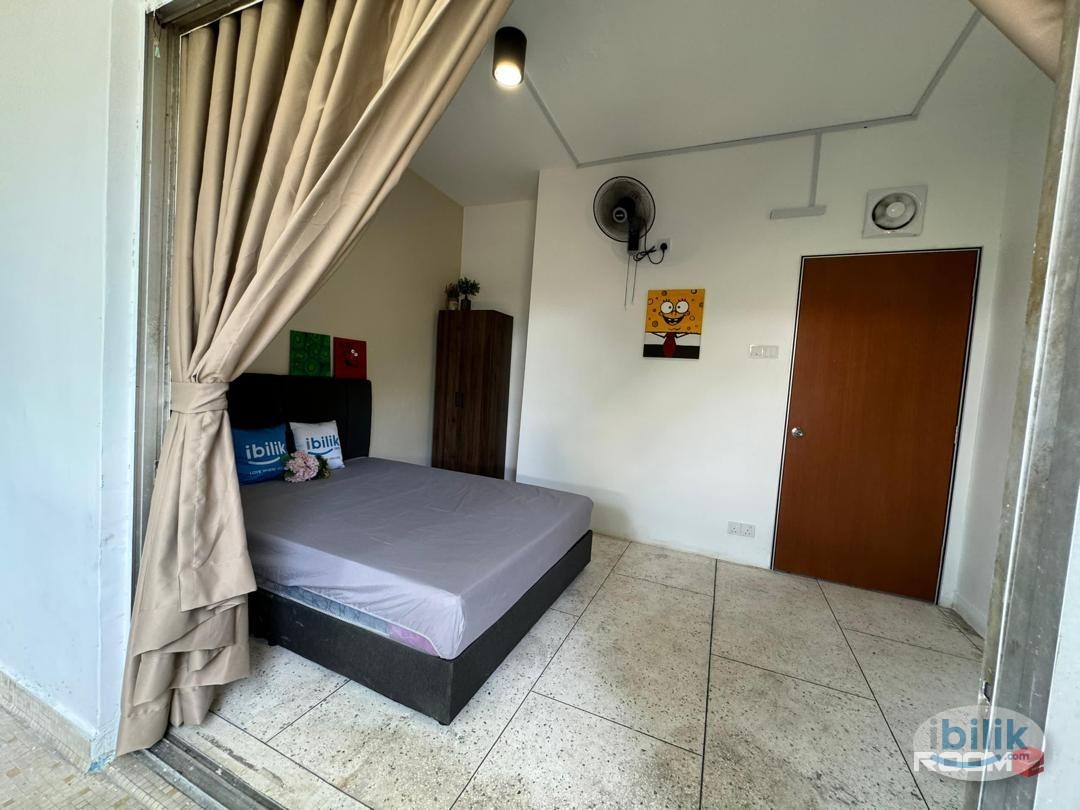 🔥1 KM to CIQ 🔥| SUPER easy commute😎 🌟Affordable, cozy & perfect room for Singapore workers🌟 - Image 3