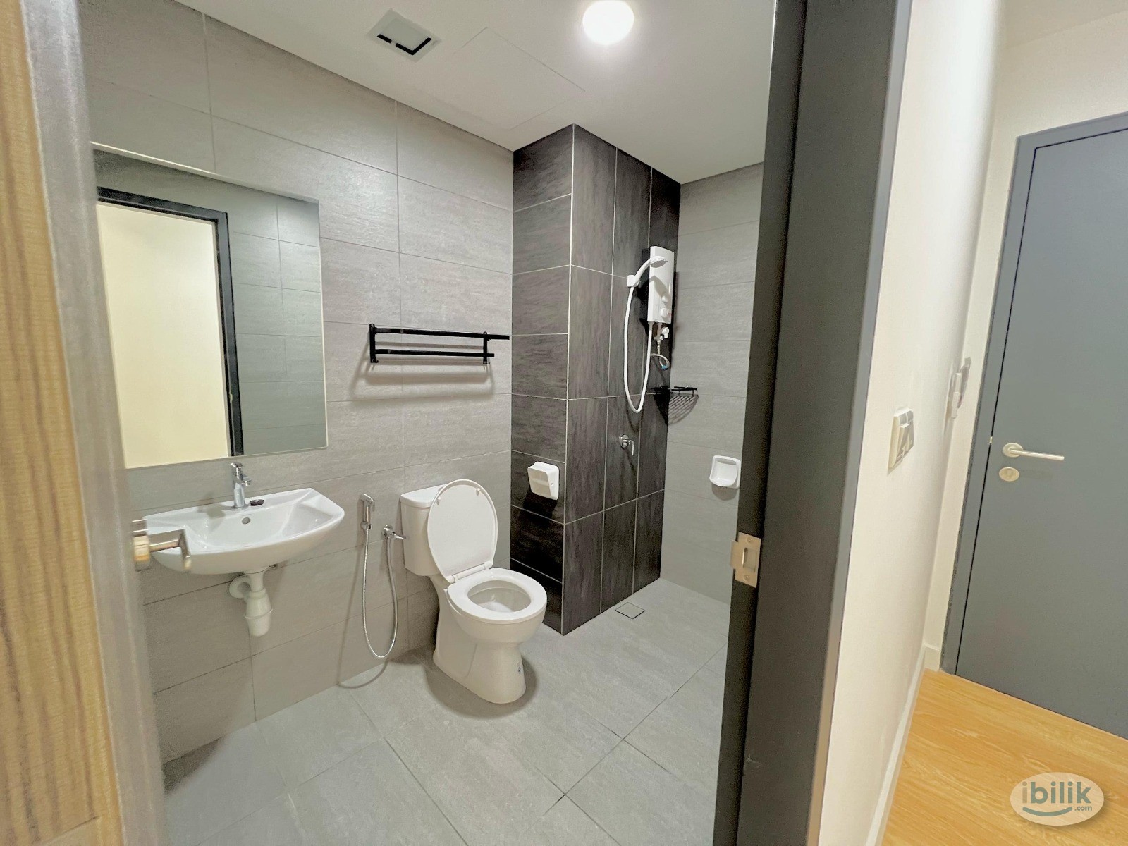 Master Room at Edumetro, USJ - Image 4