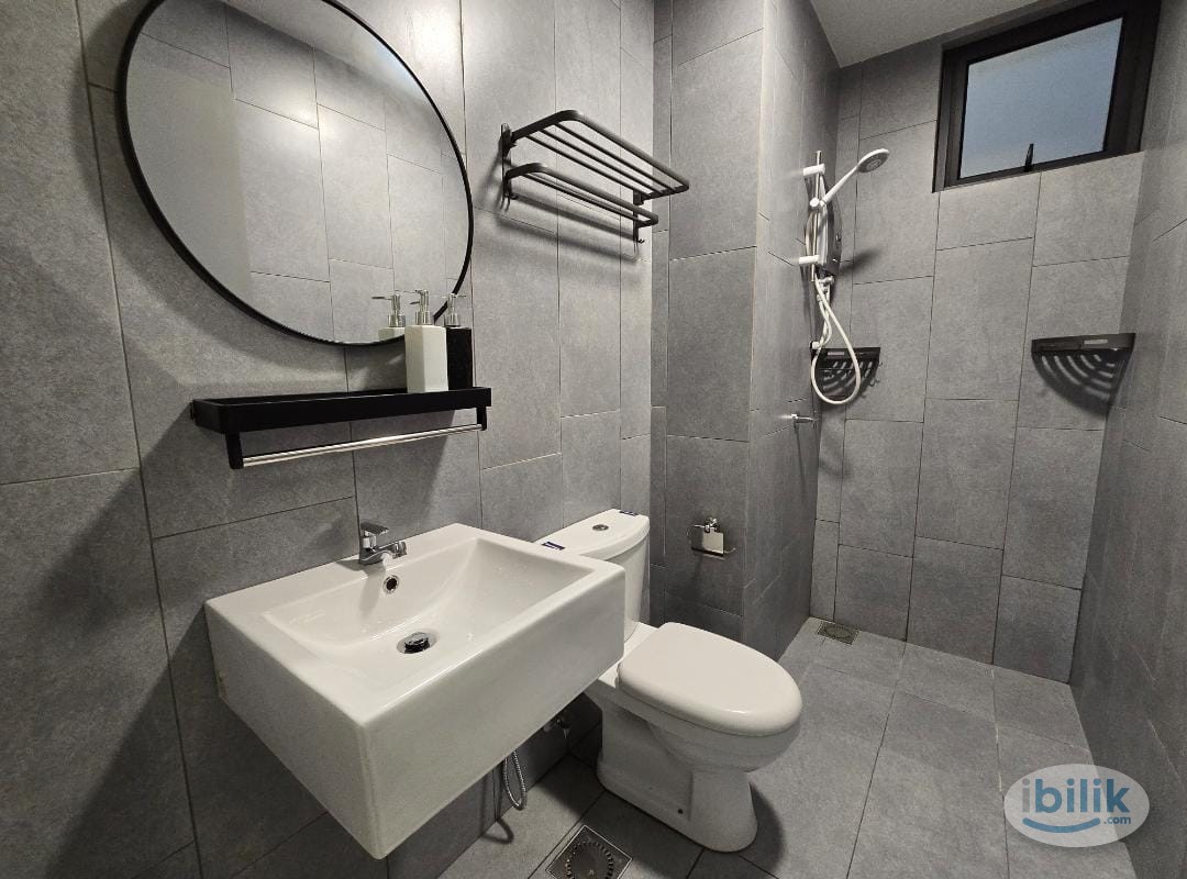 Middle Room at M Vertica KL City Residences, Cheras - Image 4