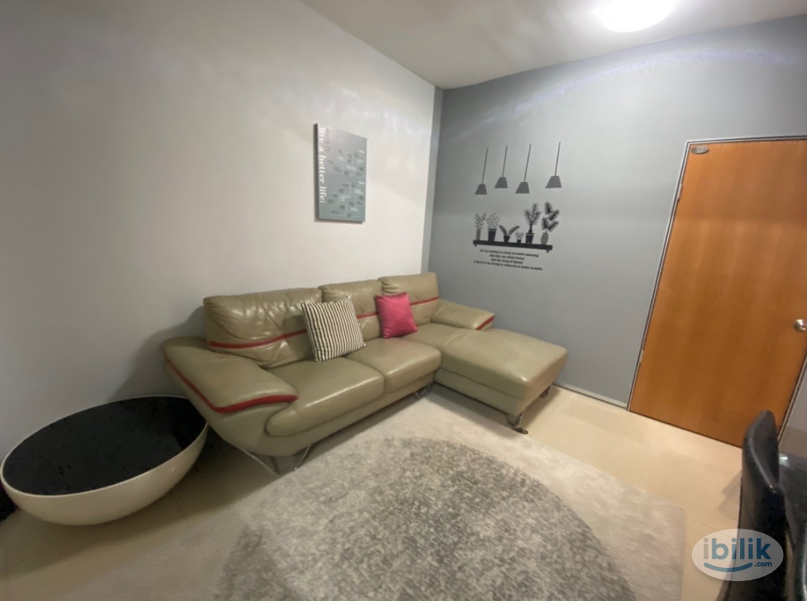 Master Room at SuriaMas, Bandar Sunway - Image 5