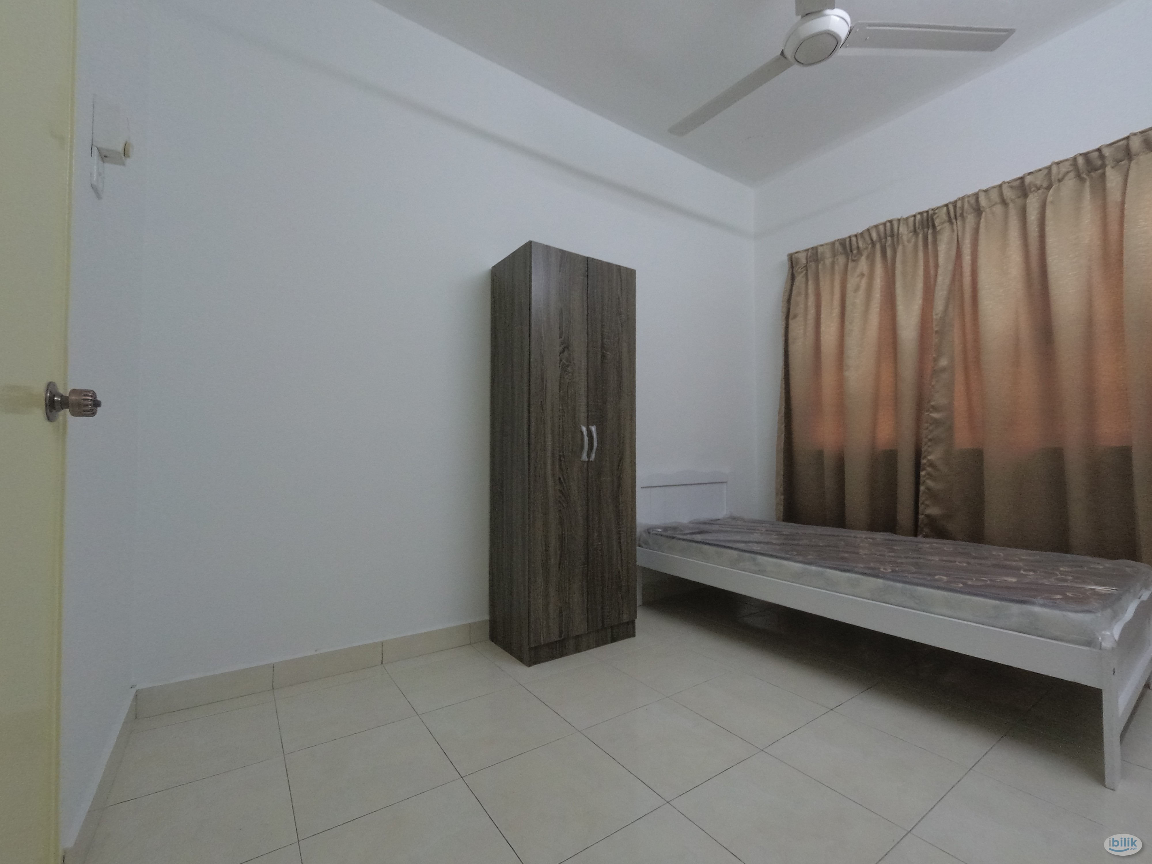 Bilik Private | Girl Muslim | Single Room at Banjaria Court, Batu Caves | Fully Furnised | Sri Gombak - Image 1