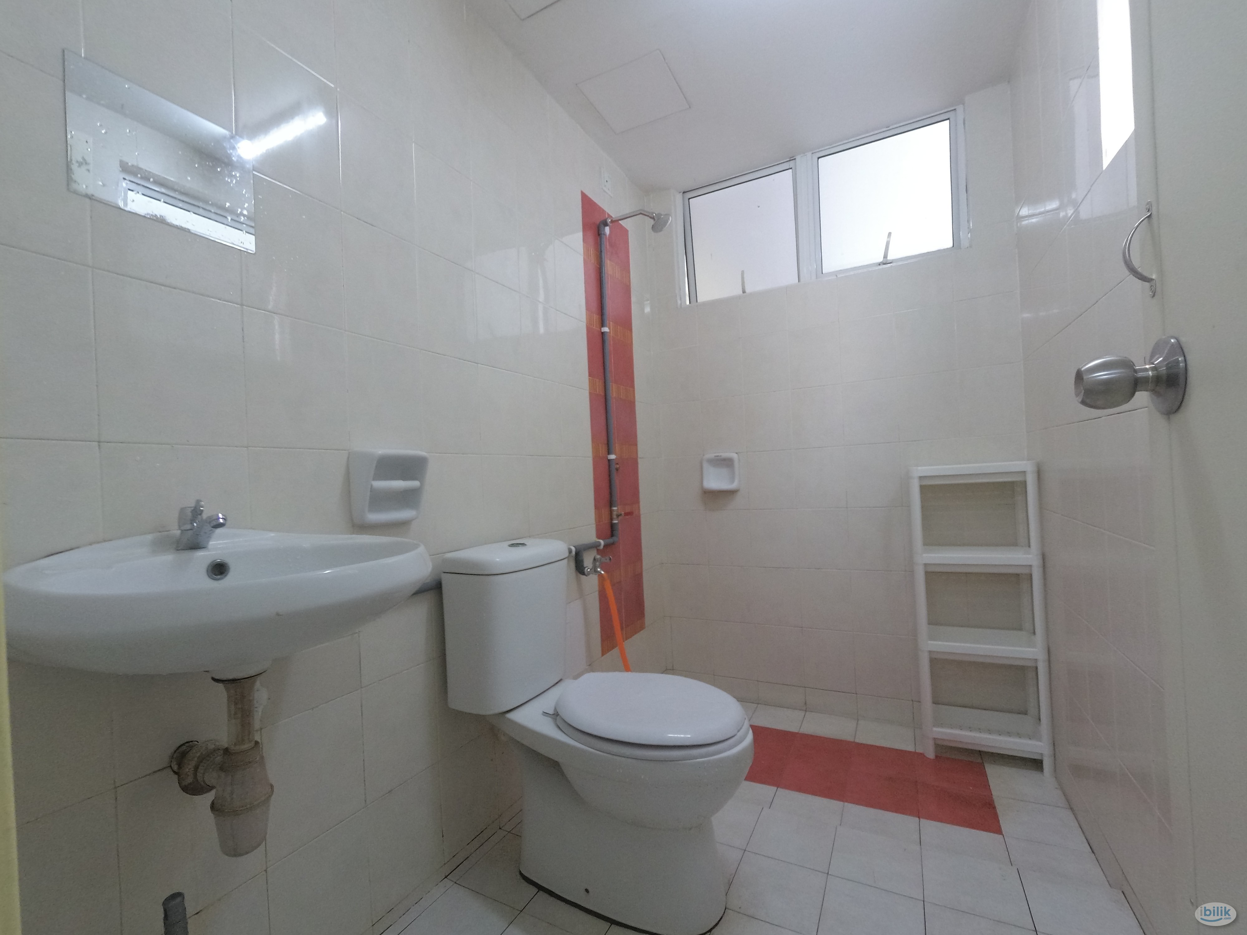 Bilik Private | Girl Muslim | Single Room at Banjaria Court, Batu Caves | Fully Furnised | Sri Gombak - Image 2