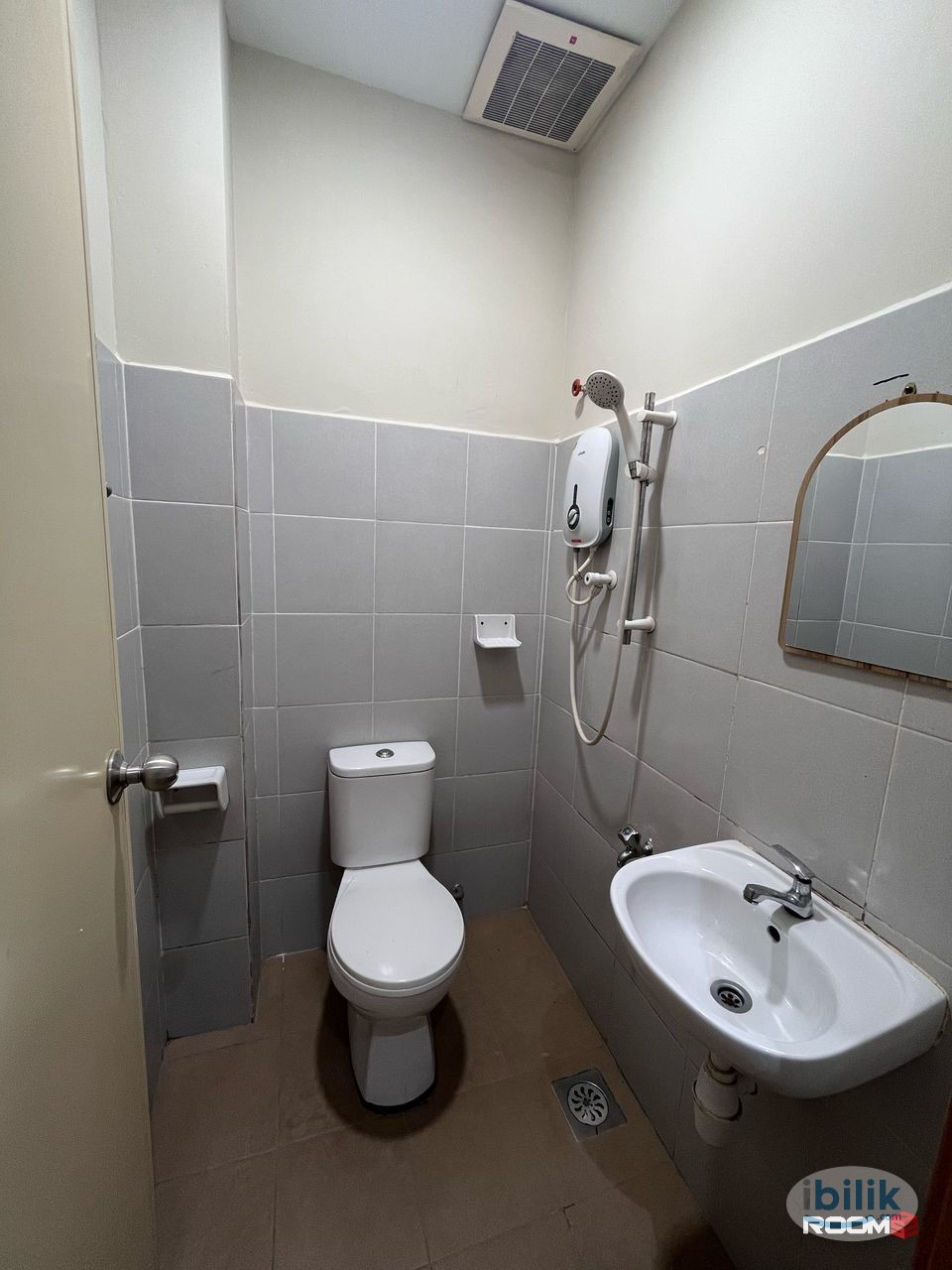 📍🏡 10 Mins to Toppen & Lotus Tebrau 🛒 | Cozy Rooms for Rent with ZERO Deposit! 🌟 🌟 Hotel Facilities + Friendly - Image 4