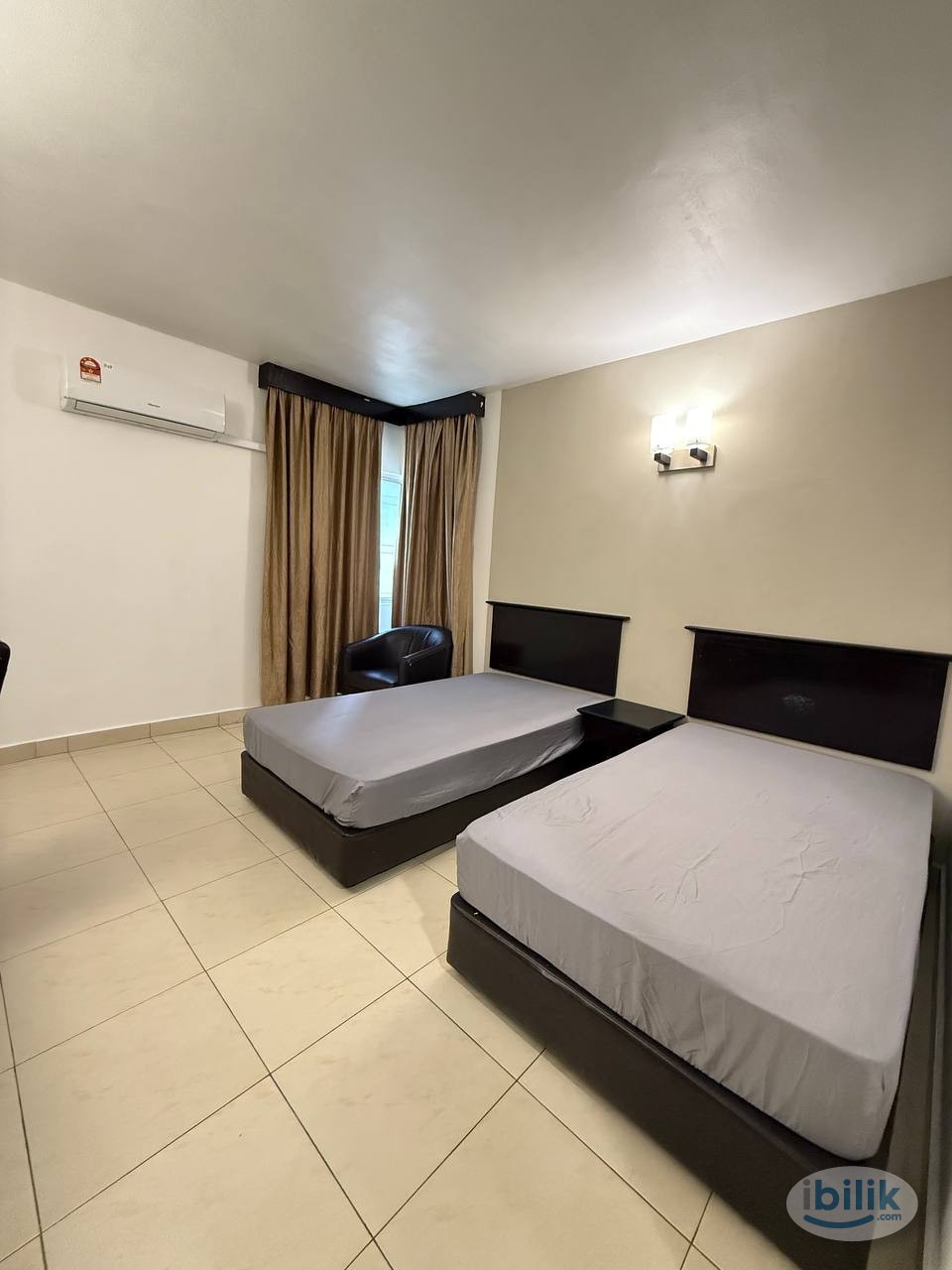 📍🚶🏻‍♂️6 Min WALK to CIQ | 🚗 6 Min DRIVE to Stulang, 7 Min to JBCC📌AVAILABLE Master Room bathroom attached for rent✨ - Image 1