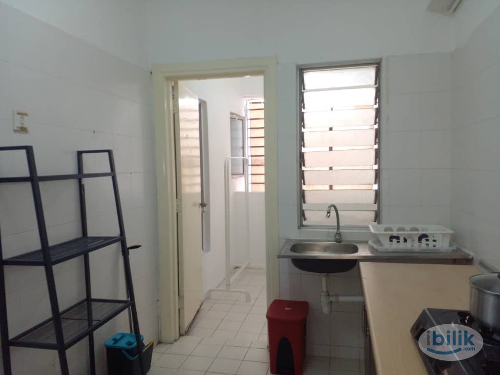 Bilik Mampu Milik | Sharing | Girl Muslim |Middle Room at Selayang Point, Selayang | Fully Furnised | hsptal selayang - Image 4