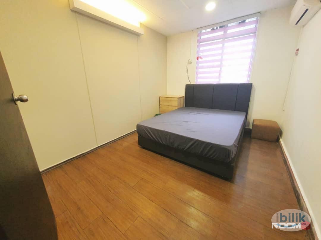 Stay Comfortably Near CIQ, KSL & Midvalley! 🚆 Cozy room with WiFi, private bathroom & zero deposit! 🔥😎 - Image 2