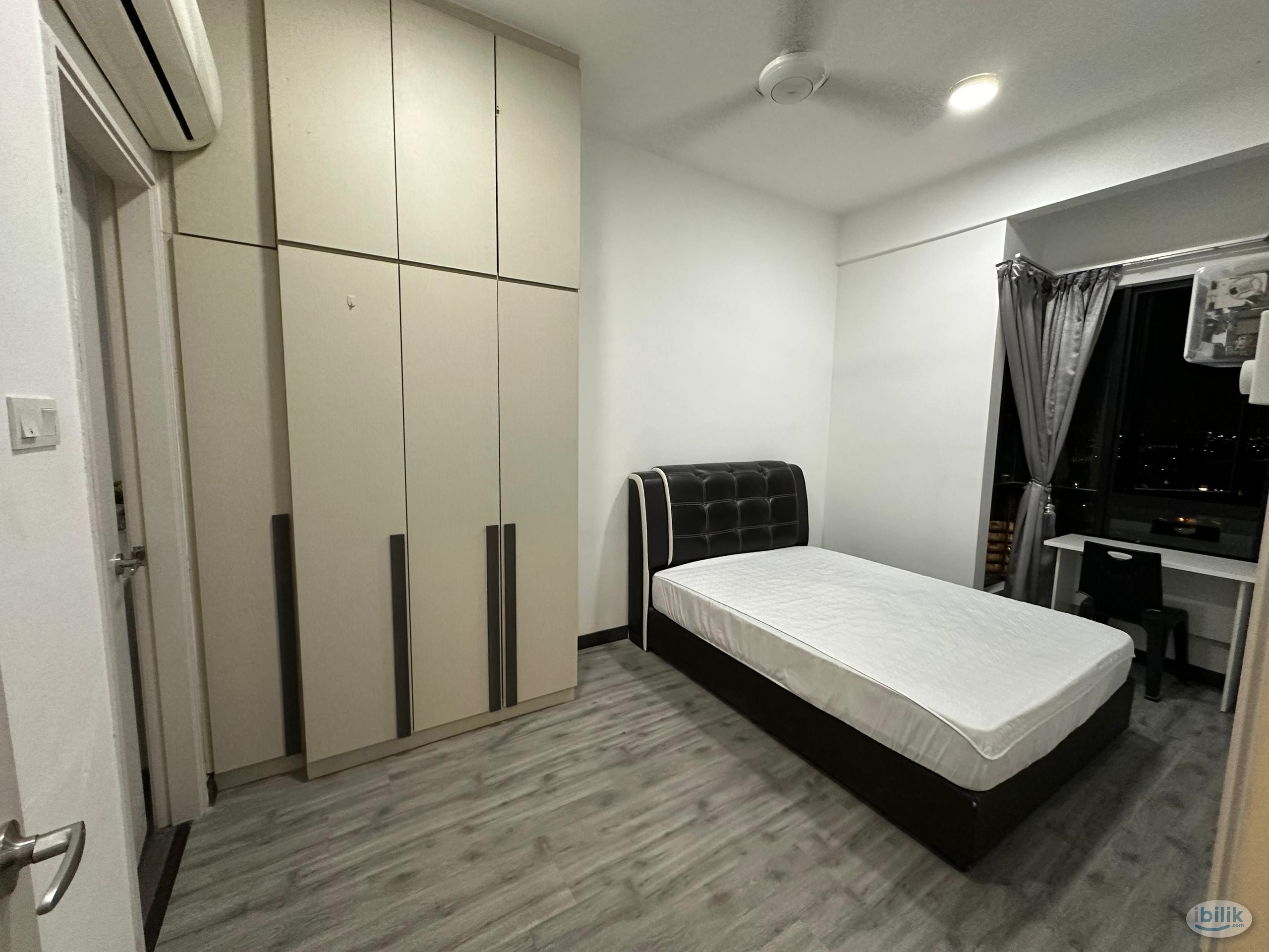 Master room Female unit D'sands residence jalan Klang lama KTM KL sentral KL Eco City Mid Valley Bandar Sunway - Image 2