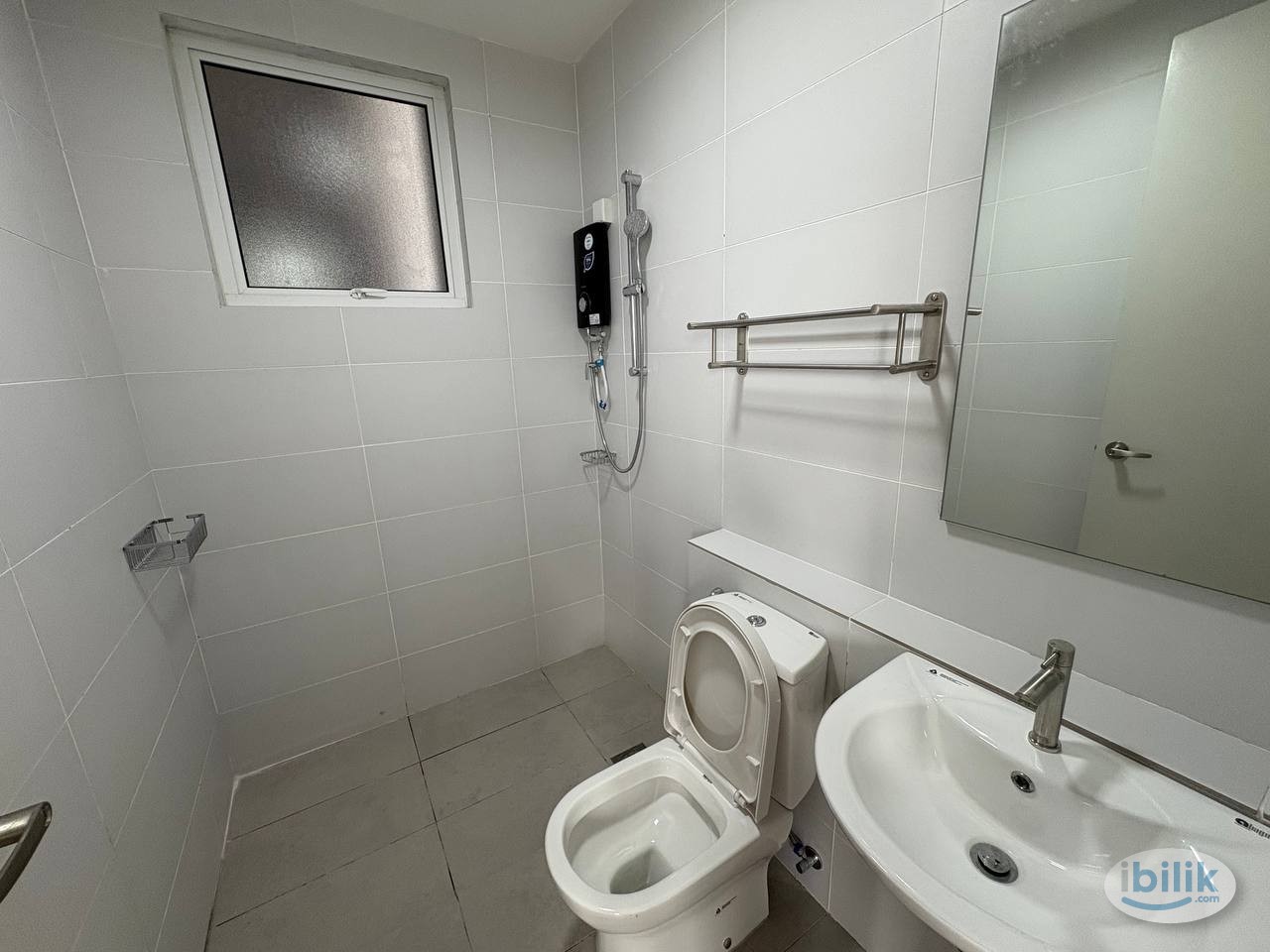 Master Room at Nadayu 801 @ Subang Murni, Shah Alam - Image 5
