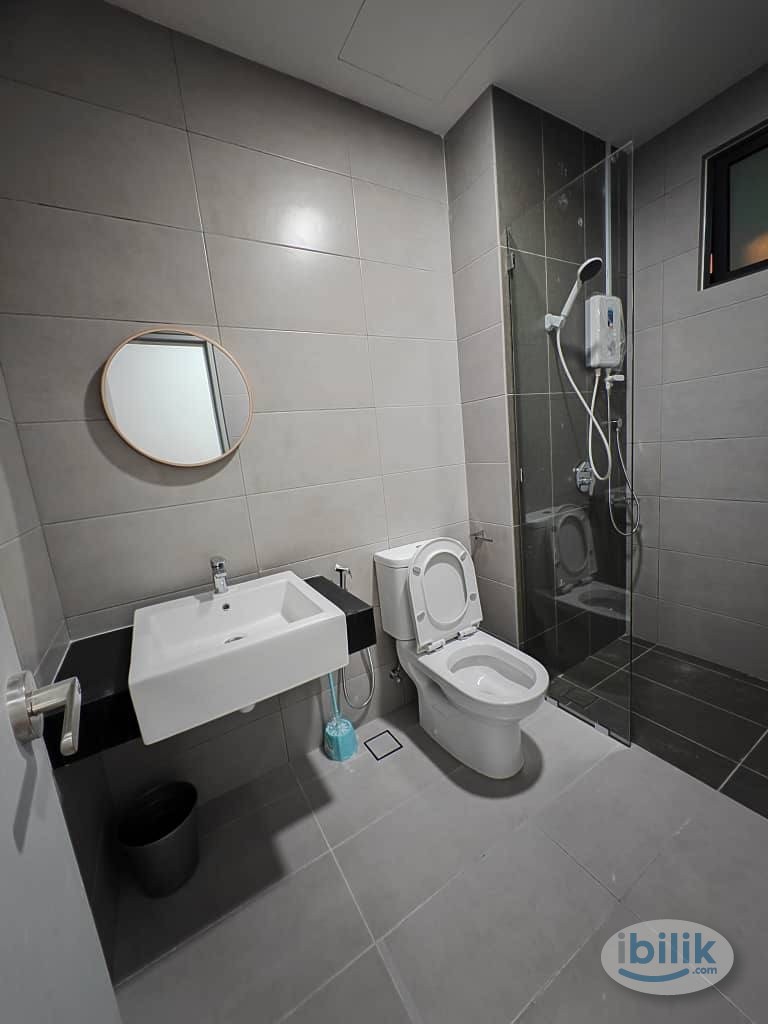 Middle Room at Rumbia Residence @ ARI Permaisuri, Bandar Sri Permaisuri - Image 2