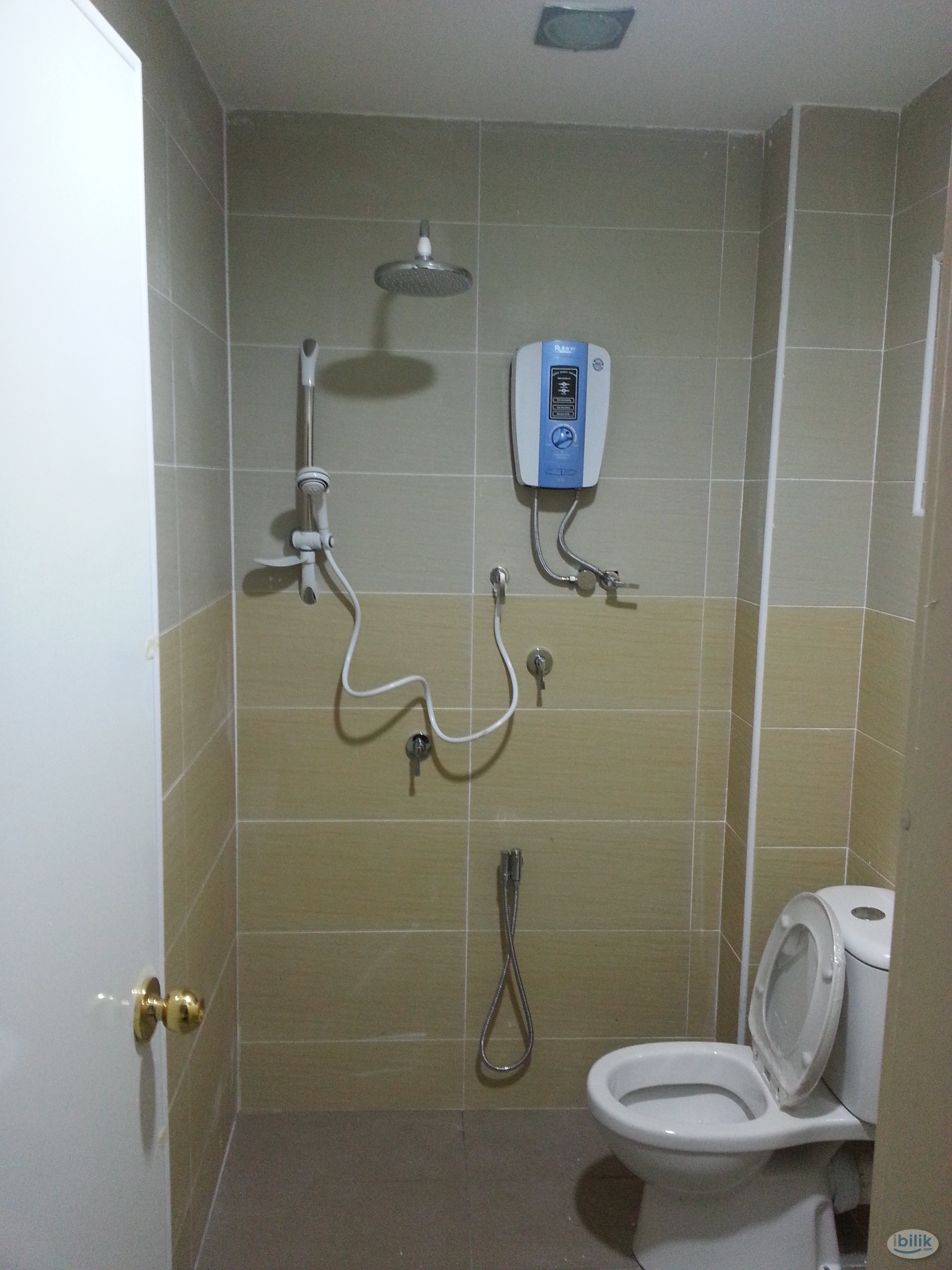 Single Room at Pandan Mewah Heights, Pandan - Image 2